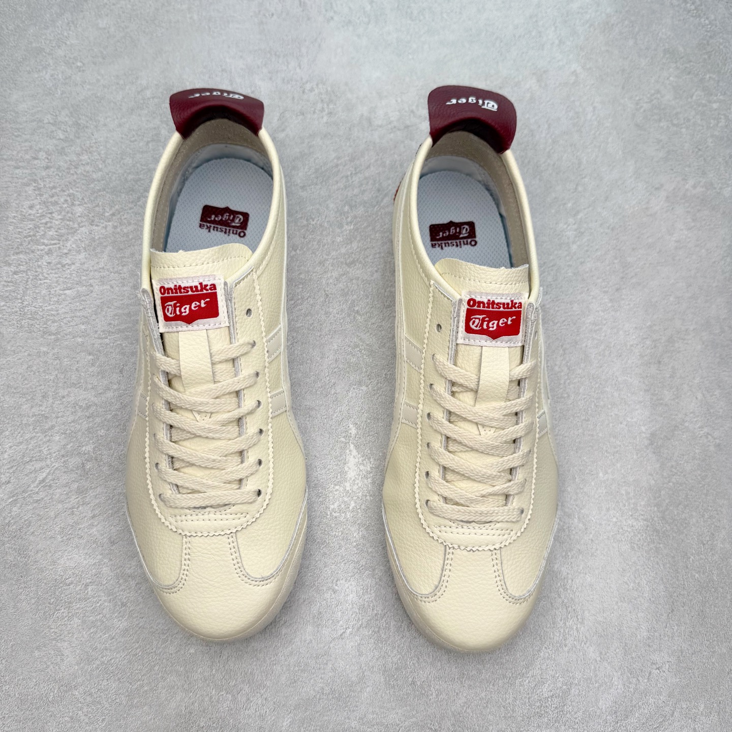 图片[2]-＃C版 Asics Onitsuka Tiger MEXICO 66 亚瑟士鬼冢虎复古经典板鞋 市场王者选手 海外订单工厂出品 长期生产补货永不断码 超成熟稳定的做工品控 原装全套纸板楦头开发 原汁原味 完美呈现版型 私模正确鞋底咬花纹路 一比一鞋头弧度高度鞋身弧度 绝不口嗨 细节品控鞋型随意秒杀市面 原档咬花纹路私模大底 一个单元有六个三角形 总体形拼接呈现花瓣状 官方四联吊牌 原装Ortholite轻量化鞋垫 原盒原配 质保卡 说明书 钢印防尘纸 纸板中底带钢印 乳胶组合鞋垫 支持全方位的对比专柜 产品从款式颜色造型上体现出追求舒适和细节的完美 鞋类更是推崇手工制作的严谨与完美 融舒适性与可穿性的设计风格 注重细节的完美和别致魅力 既保持稳重 又不失轻松的时尚感 尺码：36 37 37.5 38 39 39.5 40 40.5 41.5 42 42.5 43.5 44 45-选品中心