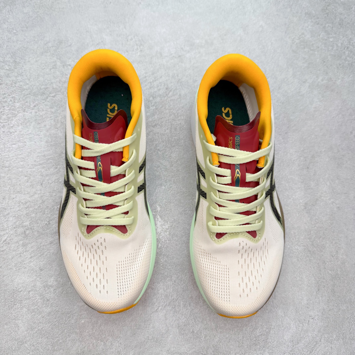 图片[2]-Asics Magic Speed 4 系列碳板竞速跑步鞋 鞋款采用亚瑟士FF BLAST CUSHIONING中底设计 为运动中带来回弾性和轻量性感受 工程网眼鞋面提供运动中所需的透气性和舒适性 内陷式碳板大底结构 带来运动时足底的舒适性和灵活性 帮助跑者获得轻盈的落地体验 尺码：36 37 38 39 39.5 40 40.5 41.5 42 42.5 43.5 44 45-选品中心