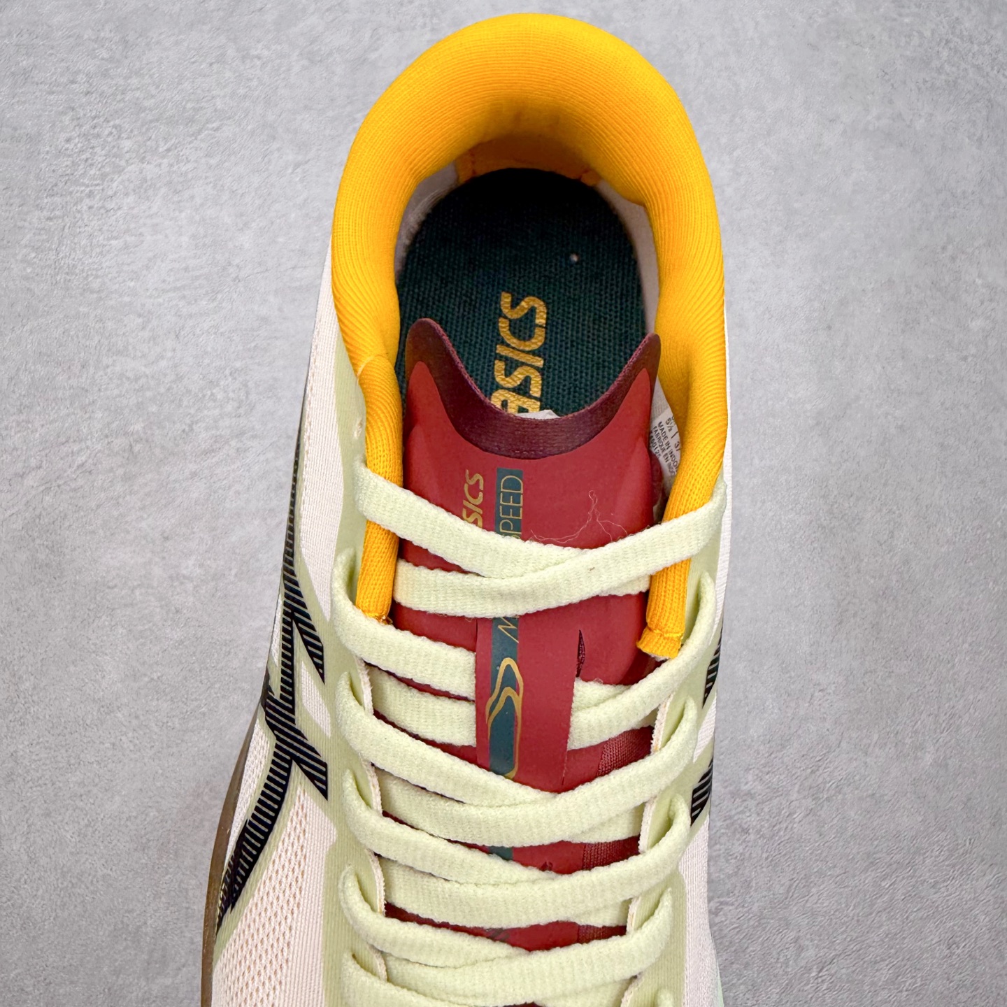 图片[5]-Asics Magic Speed 4 系列碳板竞速跑步鞋 鞋款采用亚瑟士FF BLAST CUSHIONING中底设计 为运动中带来回弾性和轻量性感受 工程网眼鞋面提供运动中所需的透气性和舒适性 内陷式碳板大底结构 带来运动时足底的舒适性和灵活性 帮助跑者获得轻盈的落地体验 尺码：36 37 38 39 39.5 40 40.5 41.5 42 42.5 43.5 44 45-选品中心