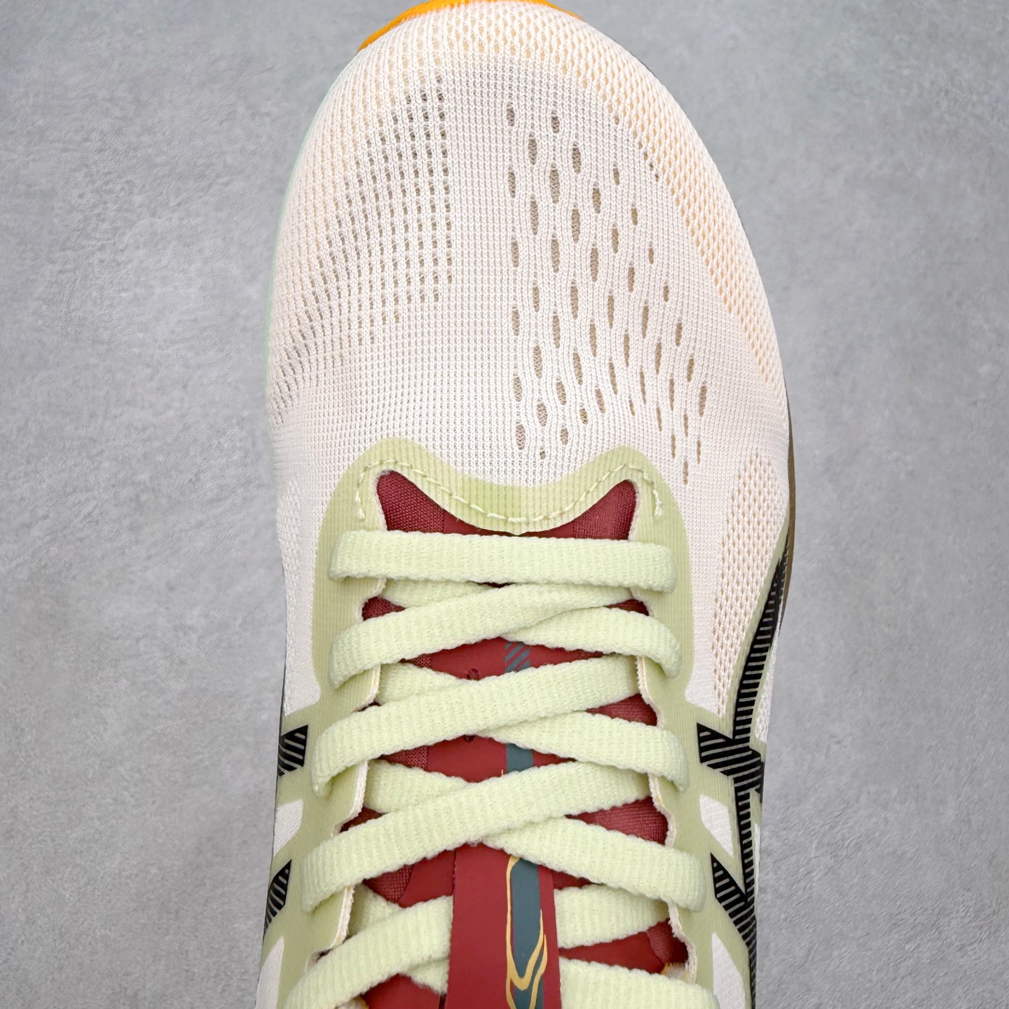 图片[4]-Asics Magic Speed 4 系列碳板竞速跑步鞋 鞋款采用亚瑟士FF BLAST CUSHIONING中底设计 为运动中带来回弾性和轻量性感受 工程网眼鞋面提供运动中所需的透气性和舒适性 内陷式碳板大底结构 带来运动时足底的舒适性和灵活性 帮助跑者获得轻盈的落地体验 尺码：36 37 38 39 39.5 40 40.5 41.5 42 42.5 43.5 44 45-选品中心