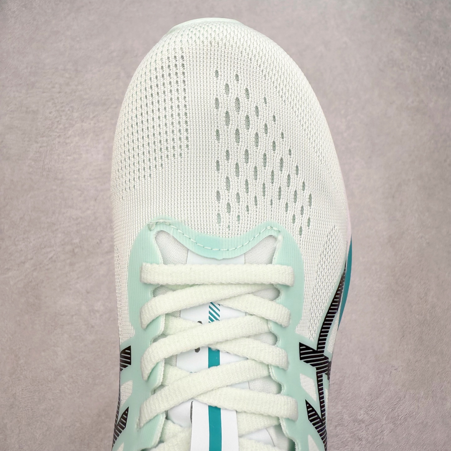 图片[4]-Asics Magic Speed 4 系列碳板竞速跑步鞋 鞋款采用亚瑟士FF BLAST CUSHIONING中底设计 为运动中带来回弾性和轻量性感受 工程网眼鞋面提供运动中所需的透气性和舒适性 内陷式碳板大底结构 带来运动时足底的舒适性和灵活性 帮助跑者获得轻盈的落地体验 尺码：36 37 38 39 39.5 40 40.5 41.5 42 42.5 43.5 44 45-选品中心