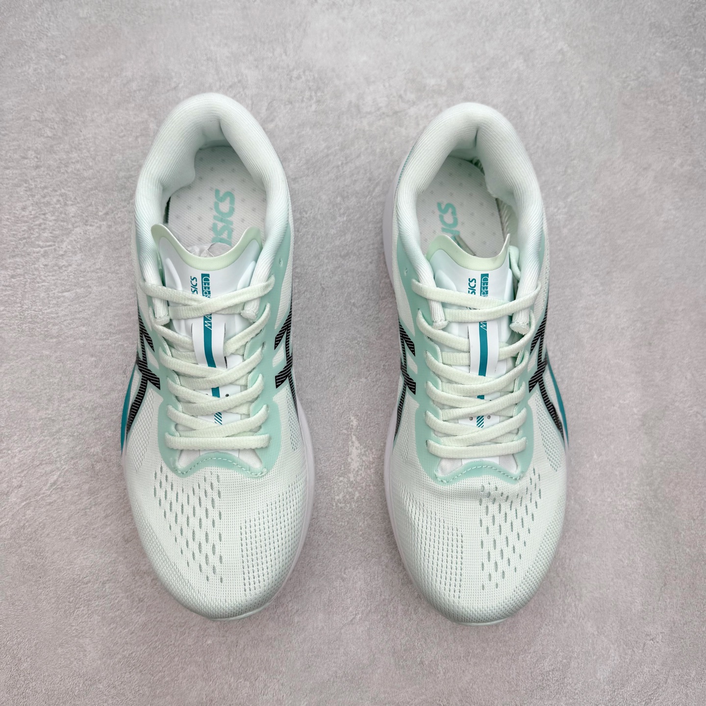 图片[2]-Asics Magic Speed 4 系列碳板竞速跑步鞋 鞋款采用亚瑟士FF BLAST CUSHIONING中底设计 为运动中带来回弾性和轻量性感受 工程网眼鞋面提供运动中所需的透气性和舒适性 内陷式碳板大底结构 带来运动时足底的舒适性和灵活性 帮助跑者获得轻盈的落地体验 尺码：36 37 38 39 39.5 40 40.5 41.5 42 42.5 43.5 44 45-选品中心