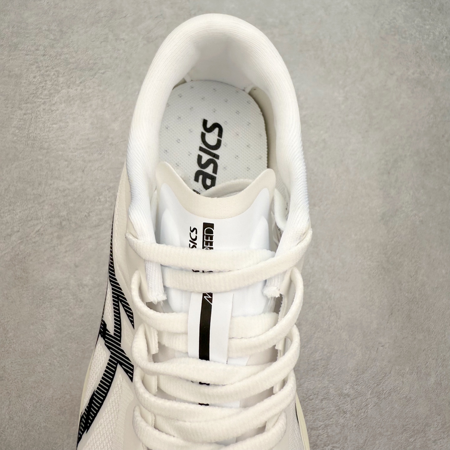 图片[5]-Asics Magic Speed 4 系列碳板竞速跑步鞋 鞋款采用亚瑟士FF BLAST CUSHIONING中底设计 为运动中带来回弾性和轻量性感受 工程网眼鞋面提供运动中所需的透气性和舒适性 内陷式碳板大底结构 带来运动时足底的舒适性和灵活性 帮助跑者获得轻盈的落地体验 尺码：36 37 38 39 39.5 40 40.5 41.5 42 42.5 43.5 44 45-选品中心