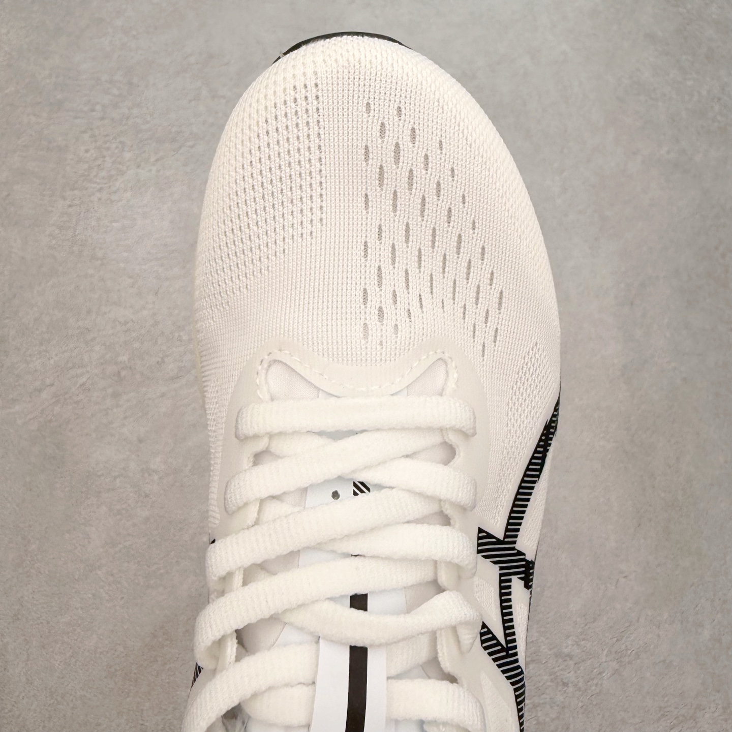 图片[4]-Asics Magic Speed 4 系列碳板竞速跑步鞋 鞋款采用亚瑟士FF BLAST CUSHIONING中底设计 为运动中带来回弾性和轻量性感受 工程网眼鞋面提供运动中所需的透气性和舒适性 内陷式碳板大底结构 带来运动时足底的舒适性和灵活性 帮助跑者获得轻盈的落地体验 尺码：36 37 38 39 39.5 40 40.5 41.5 42 42.5 43.5 44 45-选品中心