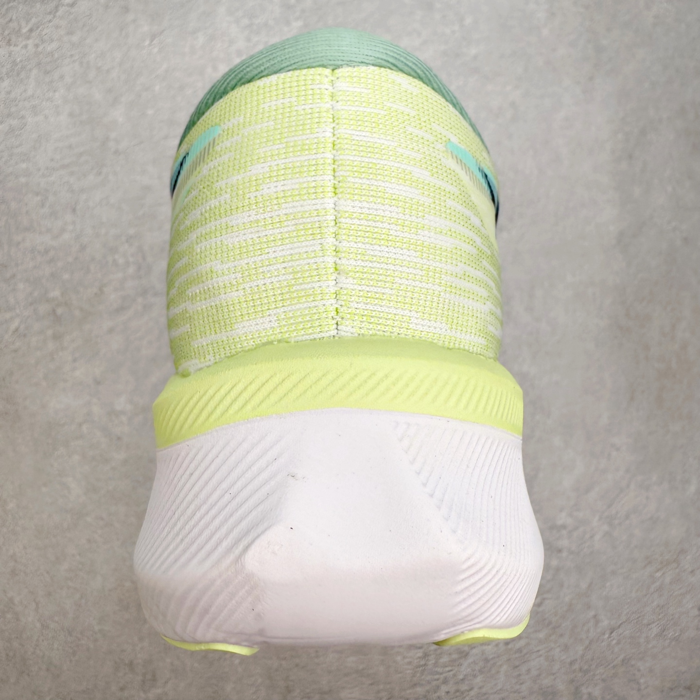 图片[8]-Asics Magic Speed 4 系列碳板竞速跑步鞋 鞋款采用亚瑟士FF BLAST CUSHIONING中底设计 为运动中带来回弾性和轻量性感受 工程网眼鞋面提供运动中所需的透气性和舒适性 内陷式碳板大底结构 带来运动时足底的舒适性和灵活性 帮助跑者获得轻盈的落地体验 尺码：36 37 38 39 39.5 40 40.5 41.5 42 42.5 43.5 44 45-选品中心