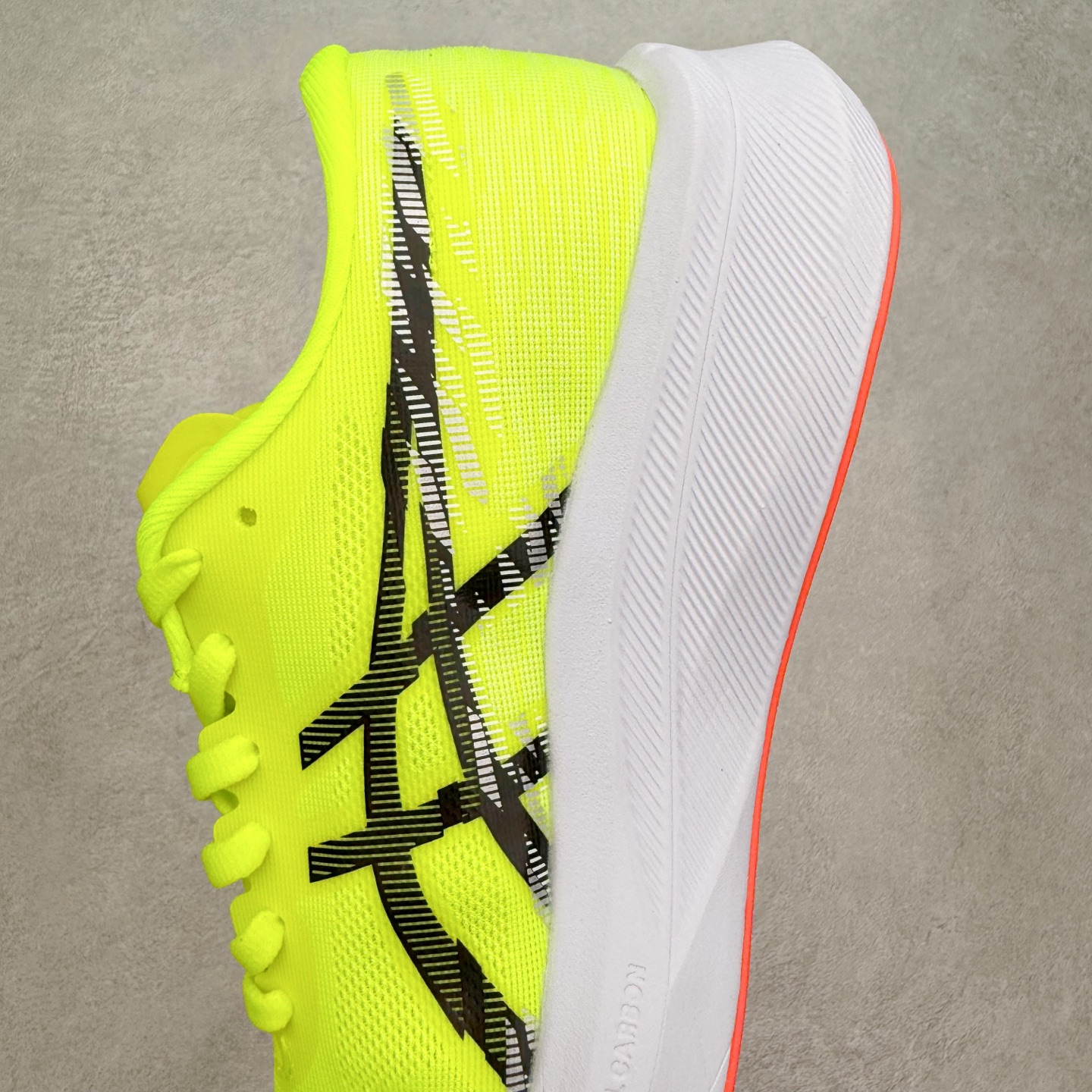 图片[7]-Asics Magic Speed 4 系列碳板竞速跑步鞋 鞋款采用亚瑟士FF BLAST CUSHIONING中底设计 为运动中带来回弾性和轻量性感受 工程网眼鞋面提供运动中所需的透气性和舒适性 内陷式碳板大底结构 带来运动时足底的舒适性和灵活性 帮助跑者获得轻盈的落地体验 尺码：36 37 38 39 39.5 40 40.5 41.5 42 42.5 43.5 44 45-选品中心