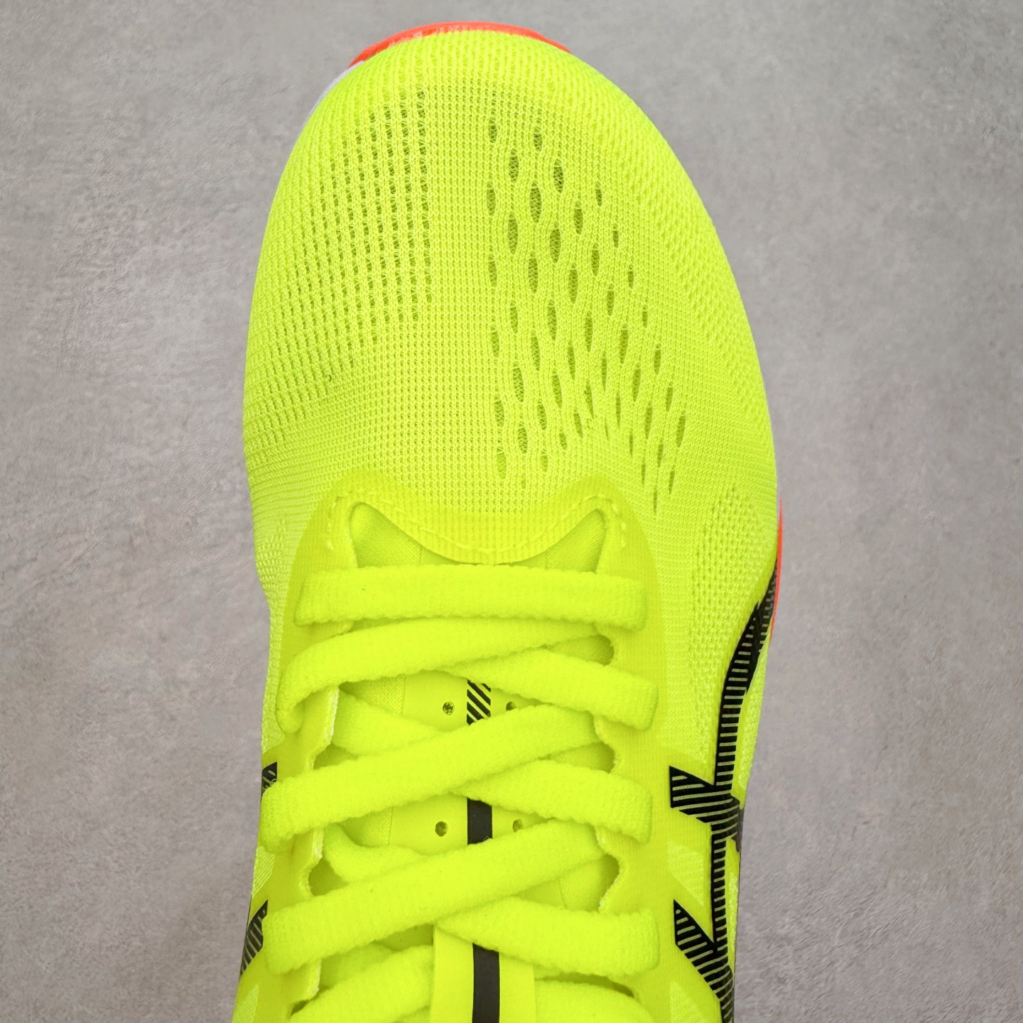 图片[4]-Asics Magic Speed 4 系列碳板竞速跑步鞋 鞋款采用亚瑟士FF BLAST CUSHIONING中底设计 为运动中带来回弾性和轻量性感受 工程网眼鞋面提供运动中所需的透气性和舒适性 内陷式碳板大底结构 带来运动时足底的舒适性和灵活性 帮助跑者获得轻盈的落地体验 尺码：36 37 38 39 39.5 40 40.5 41.5 42 42.5 43.5 44 45-选品中心