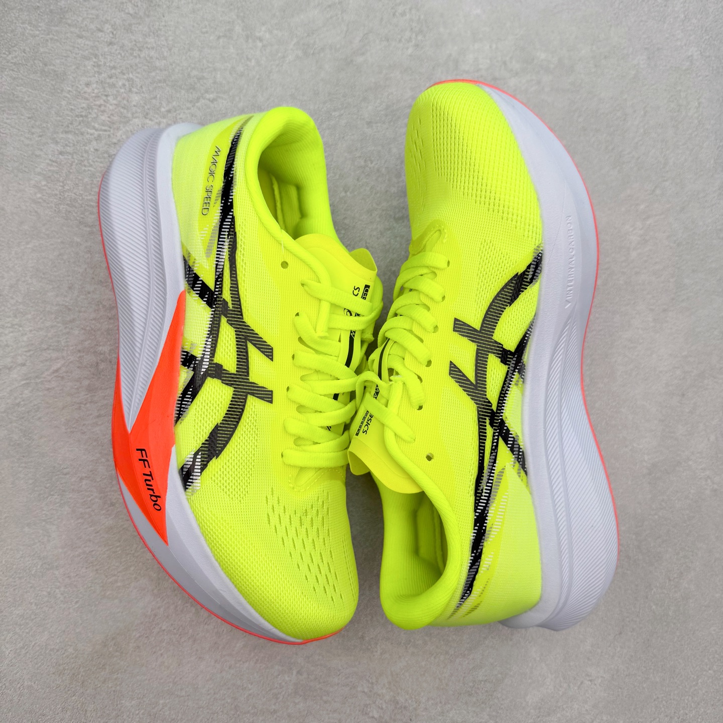 图片[3]-Asics Magic Speed 4 系列碳板竞速跑步鞋 鞋款采用亚瑟士FF BLAST CUSHIONING中底设计 为运动中带来回弾性和轻量性感受 工程网眼鞋面提供运动中所需的透气性和舒适性 内陷式碳板大底结构 带来运动时足底的舒适性和灵活性 帮助跑者获得轻盈的落地体验 尺码：36 37 38 39 39.5 40 40.5 41.5 42 42.5 43.5 44 45-选品中心