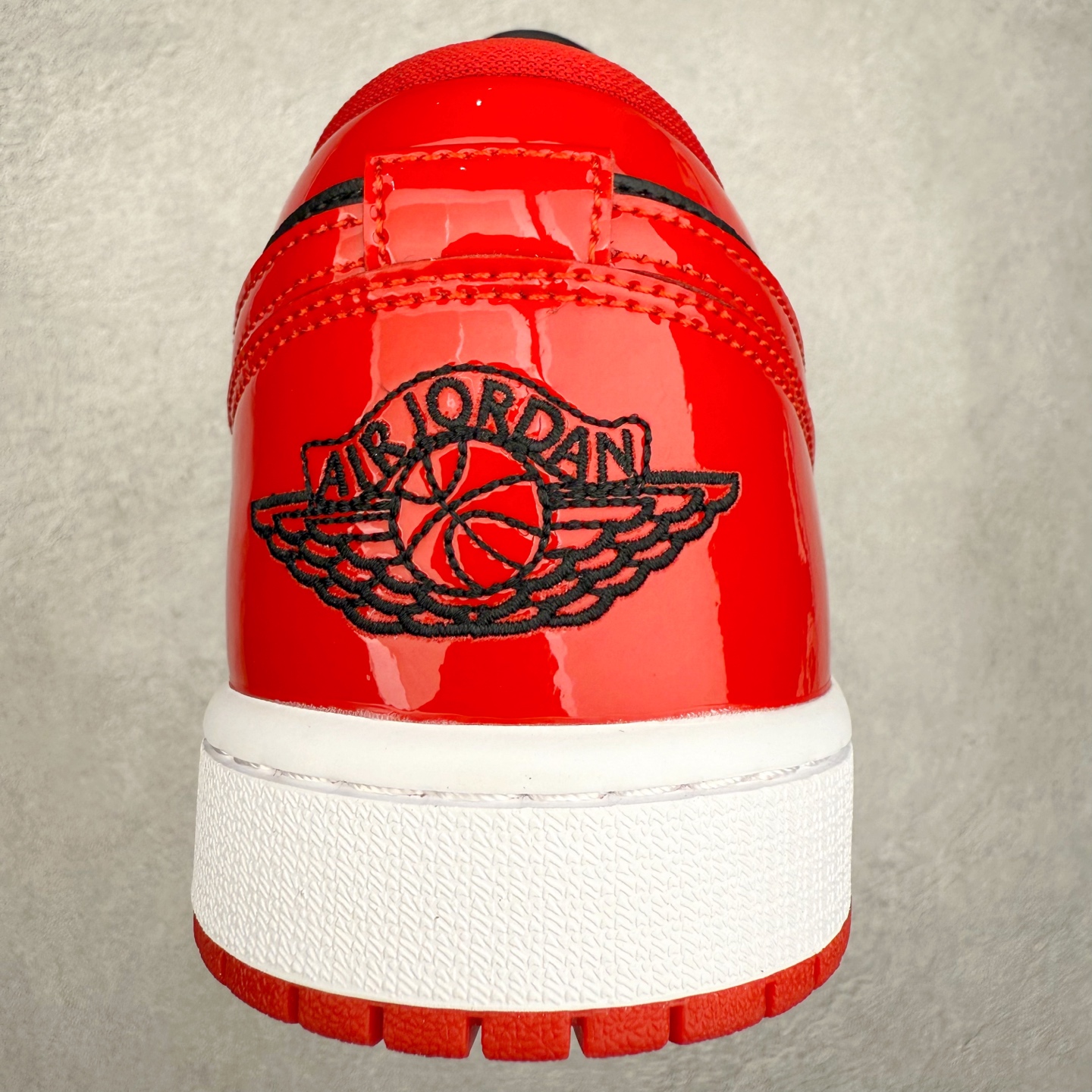 图片[8]-＃K版 Air Jordan AJ1 Low 低帮 HV4089-006 全新流水线出品 DT版本唯一平替选择 市场第二梯队最强版 全部原鞋开发 原楦原纸板开发 全鞋电脑针车 原厂内置全掌气垫 原盒内在原标 唯一Zp原版鞋带绑法 免检产品 全新2022版型 全头层皮料 完美零毛边处理 原厂配置全掌气垫 价格定位良心 几十个配色陆续出货 实拍调校N版已经零色差零失真 百分百还原实物色彩所见即所得 不存在货不对板色差等低级问题 选购参考实物拍摄 不混卖不参货 只用心做好货严格选品 承诺混一赔十 尺码：36 36.5 37.5 38 38.5 39 40 40.5 41 42 42.5 43 44 44.5 45-选品中心