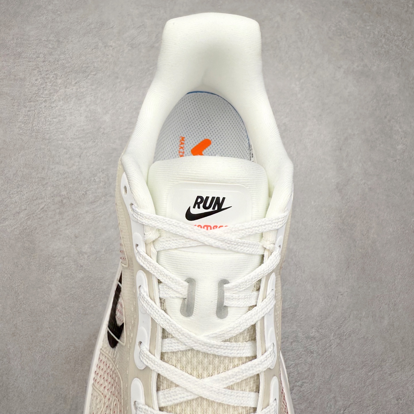 图片[5]-NK Vomero Premium 时尚舒适 网布防滑耐磨 低帮跑步鞋 HQ2050-103 实拍调校N版已经零色差零失真 百分百还原实物色彩所见即所得 不存在货不对板色差等低级问题 选购参考实物拍摄 不混卖不参货 只用心做好货严格选品 承诺混一赔十 尺码：36 36.5 37.5 38 38.5 39 40 40.5 41 42 42.5 43 44 44.5 45-选品中心