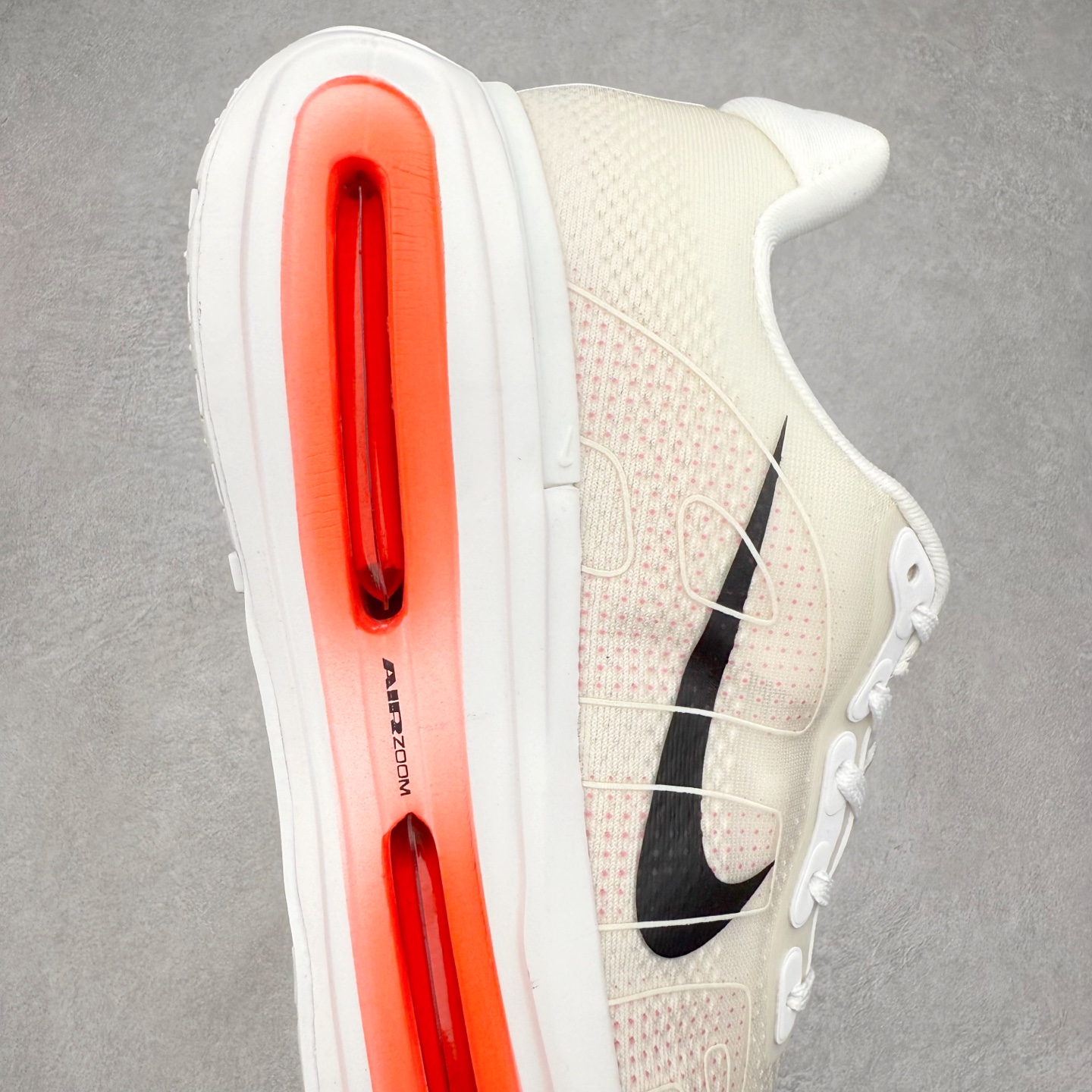 图片[6]-NK Vomero Premium 时尚舒适 网布防滑耐磨 低帮跑步鞋 HQ2050-103 实拍调校N版已经零色差零失真 百分百还原实物色彩所见即所得 不存在货不对板色差等低级问题 选购参考实物拍摄 不混卖不参货 只用心做好货严格选品 承诺混一赔十 尺码：36 36.5 37.5 38 38.5 39 40 40.5 41 42 42.5 43 44 44.5 45-选品中心