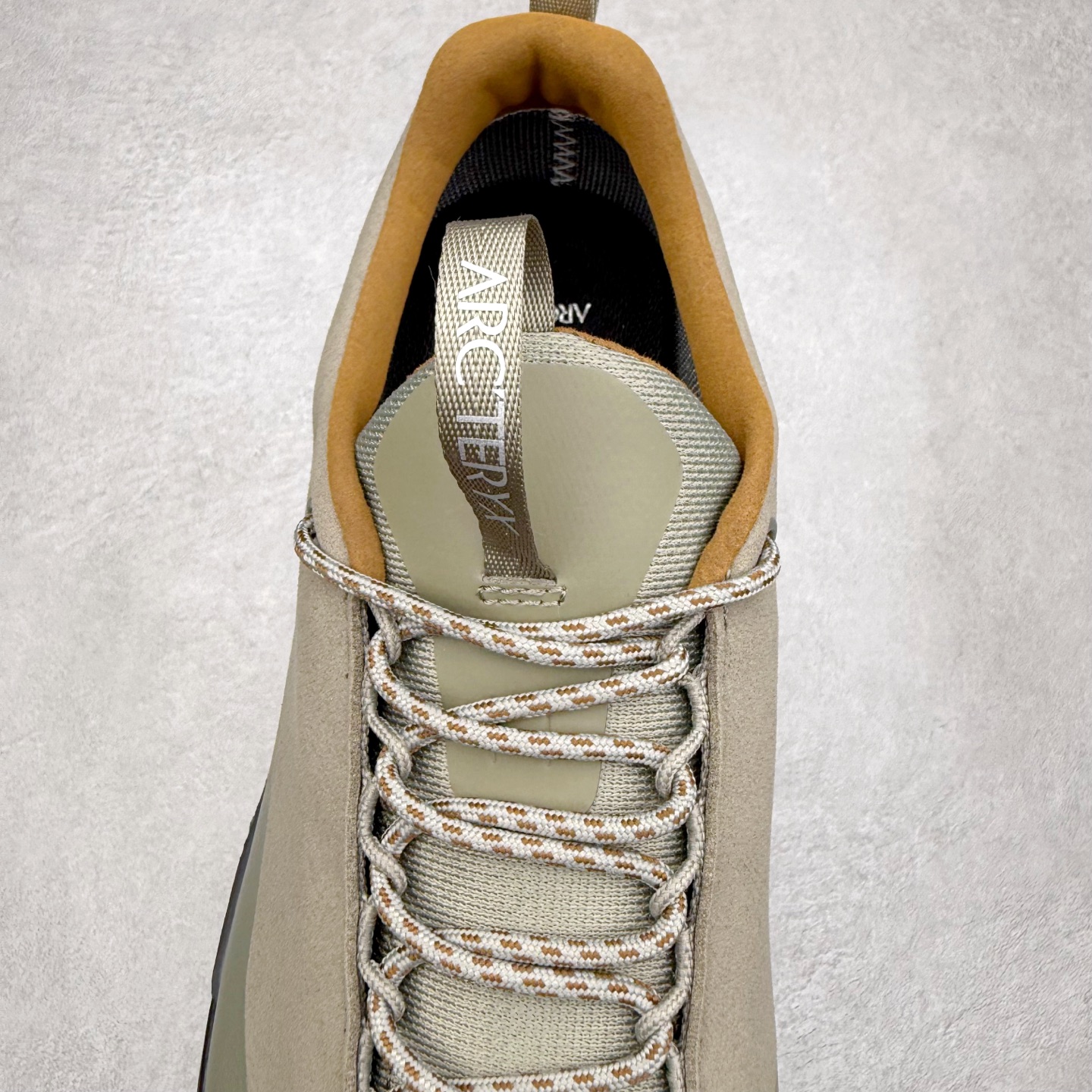 图片[5]-＃HP Arcteryx Konseal FL 2 Gore-Tex 始祖鸟户外防水透气低帮徒步登山鞋 Arcteryx中文名始祖鸟 加拿大户外服饰品牌 1989年创立于加拿大温哥华 始祖鸟来自加拿大海岸山脉 植根高山的专业户外品牌 始终秉承对精湛设计和工艺孜孜以求的准则 从1989年创立至今 Arcteryx始终不断在产品设计与做工上不惜工本 以满足始祖鸟的标准 品质、设计以及精简的理念造就了其良好的性能 并能满足严苛环境下的使用需求 尺码：39 40 41 42 43 44 45-选品中心