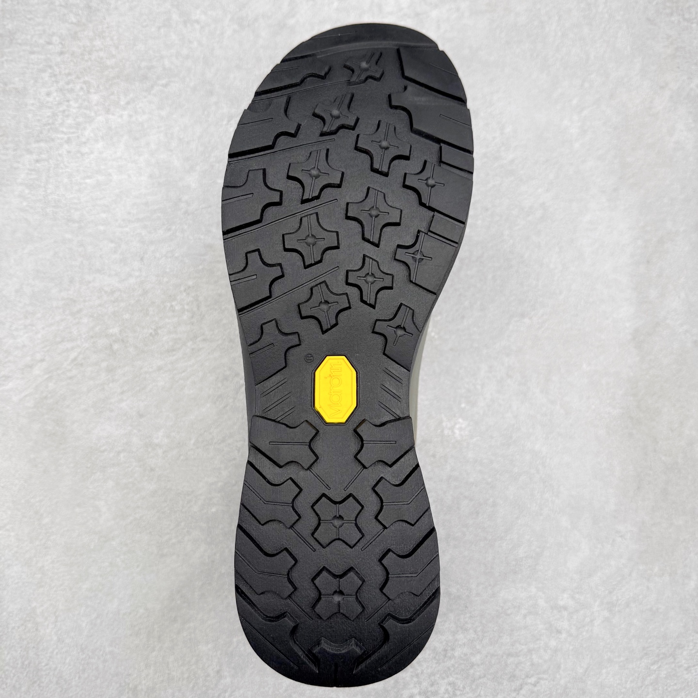 图片[9]-＃HP Arcteryx Konseal FL 2 Gore-Tex 始祖鸟户外防水透气低帮徒步登山鞋 Arcteryx中文名始祖鸟 加拿大户外服饰品牌 1989年创立于加拿大温哥华 始祖鸟来自加拿大海岸山脉 植根高山的专业户外品牌 始终秉承对精湛设计和工艺孜孜以求的准则 从1989年创立至今 Arcteryx始终不断在产品设计与做工上不惜工本 以满足始祖鸟的标准 品质、设计以及精简的理念造就了其良好的性能 并能满足严苛环境下的使用需求 尺码：39 40 41 42 43 44 45-选品中心