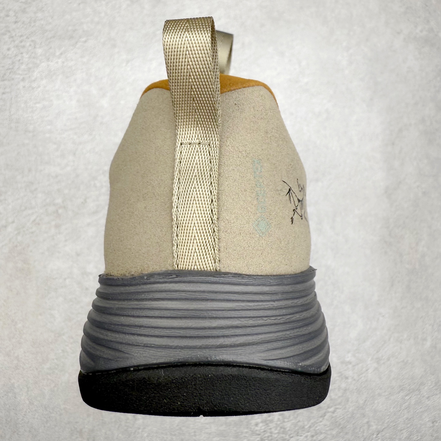 图片[8]-＃HP Arcteryx Konseal FL 2 Gore-Tex 始祖鸟户外防水透气低帮徒步登山鞋 Arcteryx中文名始祖鸟 加拿大户外服饰品牌 1989年创立于加拿大温哥华 始祖鸟来自加拿大海岸山脉 植根高山的专业户外品牌 始终秉承对精湛设计和工艺孜孜以求的准则 从1989年创立至今 Arcteryx始终不断在产品设计与做工上不惜工本 以满足始祖鸟的标准 品质、设计以及精简的理念造就了其良好的性能 并能满足严苛环境下的使用需求 尺码：39 40 41 42 43 44 45-选品中心