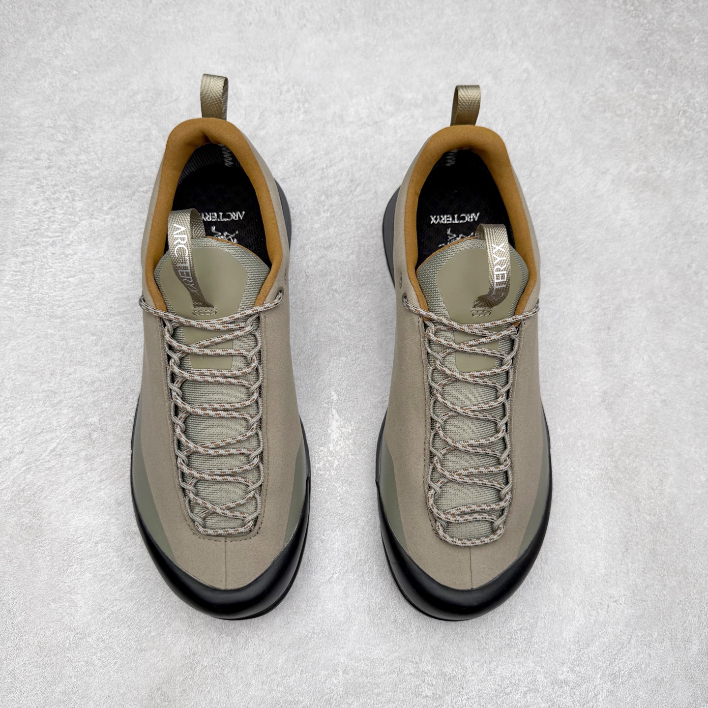 图片[2]-＃HP Arcteryx Konseal FL 2 Gore-Tex 始祖鸟户外防水透气低帮徒步登山鞋 Arcteryx中文名始祖鸟 加拿大户外服饰品牌 1989年创立于加拿大温哥华 始祖鸟来自加拿大海岸山脉 植根高山的专业户外品牌 始终秉承对精湛设计和工艺孜孜以求的准则 从1989年创立至今 Arcteryx始终不断在产品设计与做工上不惜工本 以满足始祖鸟的标准 品质、设计以及精简的理念造就了其良好的性能 并能满足严苛环境下的使用需求 尺码：39 40 41 42 43 44 45-选品中心