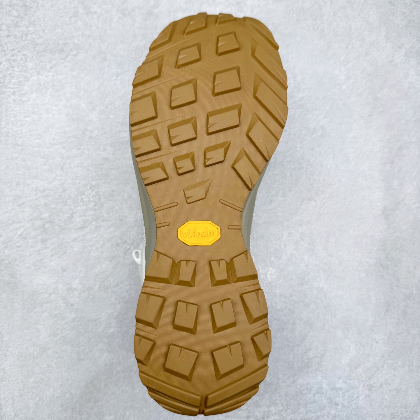 图片[9]-＃HP Arcteryx Aerios FL 2 Mid Gtx 始祖鸟涤纶TPU 覆盖防水耐磨防水透气包裹性支撑中帮徒步鞋 Arcteryx中文名始祖鸟 加拿大户外服饰品牌 1989年创立于加拿大温哥华 始祖鸟来自加拿大海岸山脉 植根高山的专业户外品牌 始终秉承对精湛设计和工艺孜孜以求的准则 从1989年创立至今 Arcteryx始终不断在产品设计与做工上不惜工本 以满足始祖鸟的标准 品质、设计以及精简的理念造就了其良好的性能 并能满足严苛环境下的使用需求 尺码：36 37 38 39 40 41 42 43 44-选品中心