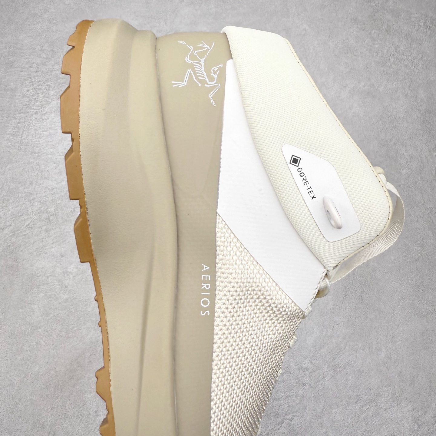 图片[6]-＃HP Arcteryx Aerios FL 2 Mid Gtx 始祖鸟涤纶TPU 覆盖防水耐磨防水透气包裹性支撑中帮徒步鞋 Arcteryx中文名始祖鸟 加拿大户外服饰品牌 1989年创立于加拿大温哥华 始祖鸟来自加拿大海岸山脉 植根高山的专业户外品牌 始终秉承对精湛设计和工艺孜孜以求的准则 从1989年创立至今 Arcteryx始终不断在产品设计与做工上不惜工本 以满足始祖鸟的标准 品质、设计以及精简的理念造就了其良好的性能 并能满足严苛环境下的使用需求 尺码：36 37 38 39 40 41 42 43 44-选品中心