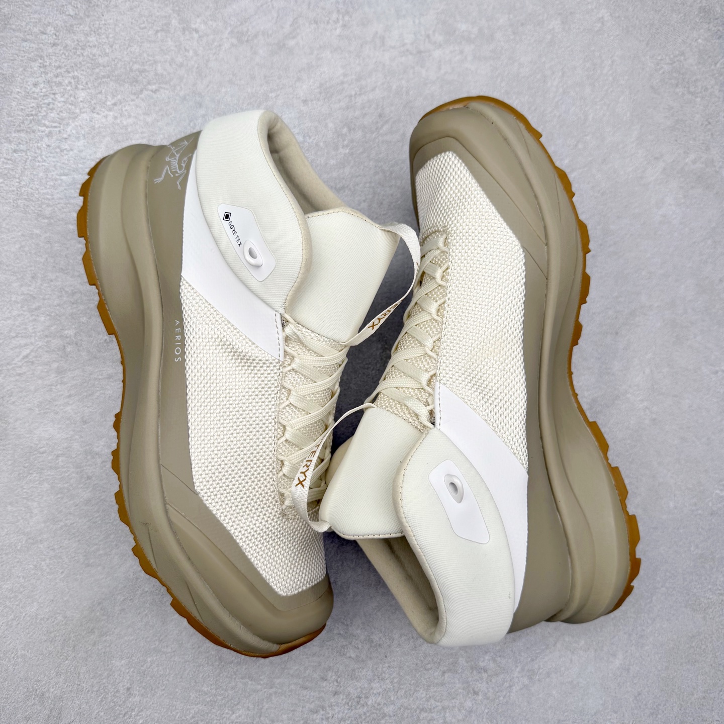 图片[3]-＃HP Arcteryx Aerios FL 2 Mid Gtx 始祖鸟涤纶TPU 覆盖防水耐磨防水透气包裹性支撑中帮徒步鞋 Arcteryx中文名始祖鸟 加拿大户外服饰品牌 1989年创立于加拿大温哥华 始祖鸟来自加拿大海岸山脉 植根高山的专业户外品牌 始终秉承对精湛设计和工艺孜孜以求的准则 从1989年创立至今 Arcteryx始终不断在产品设计与做工上不惜工本 以满足始祖鸟的标准 品质、设计以及精简的理念造就了其良好的性能 并能满足严苛环境下的使用需求 尺码：36 37 38 39 40 41 42 43 44-选品中心