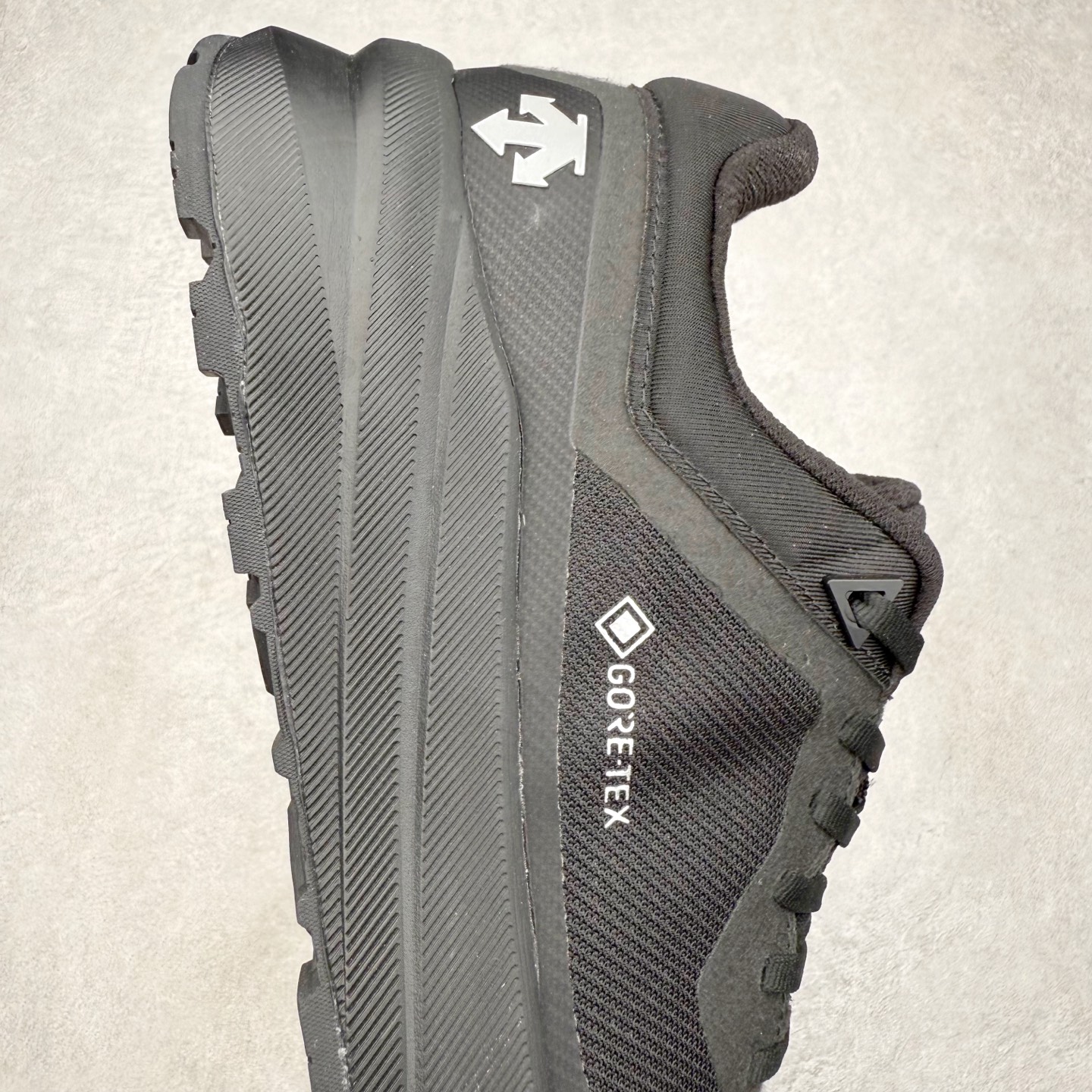 图片[6]-DESCENTE Dualis 迪桑特防水户外耐磨低帮生活休闲徒步登山鞋 DESCENTE（迪桑特）创立于1935年，品牌名取自法语词汇，意为“滑降”。品牌箭头标识代表滑雪的三种技术“高速直线滑行”、“穿越”和“侧滑”，也寓意品牌在打造高端专业运动产品中不断追求完美的创新精神，致力于成为中国高端专业滑雪、综训、女子、铁人三项、高尔夫的第一品牌。尺码：39 40 41 42 43 44 45-选品中心