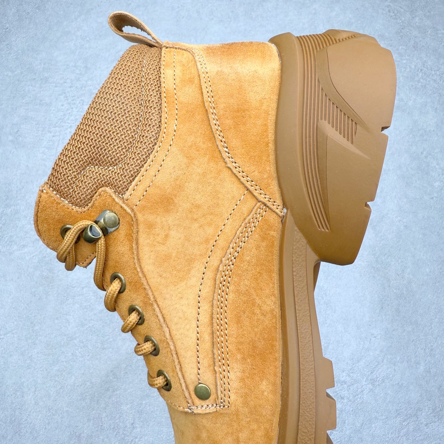 图片[7]-CAT卡特 硬汉推土机品牌经典百搭户外中帮休闲马丁靴系列 广东大厂品质 官网常年主打款 时尚潮流搭配 面料釆用意大利进口磨砂牛皮 全鞋真牛皮材料 大底到五金都是代工厂原材料制作 好货不杀猪 首单质量严格把控 全套官网统一包装 今年冬季防寒户外专用 日常随意搭配 型男必备 尺码：39-44 (偏大一码)-选品中心