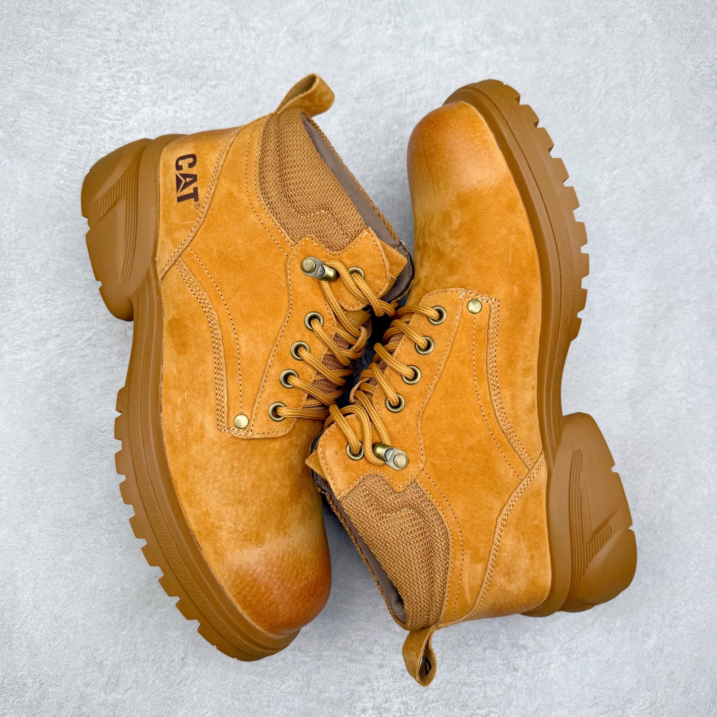 图片[3]-CAT卡特 硬汉推土机品牌经典百搭户外中帮休闲马丁靴系列 广东大厂品质 官网常年主打款 时尚潮流搭配 面料釆用意大利进口磨砂牛皮 全鞋真牛皮材料 大底到五金都是代工厂原材料制作 好货不杀猪 首单质量严格把控 全套官网统一包装 今年冬季防寒户外专用 日常随意搭配 型男必备 尺码：39-44 (偏大一码)-选品中心