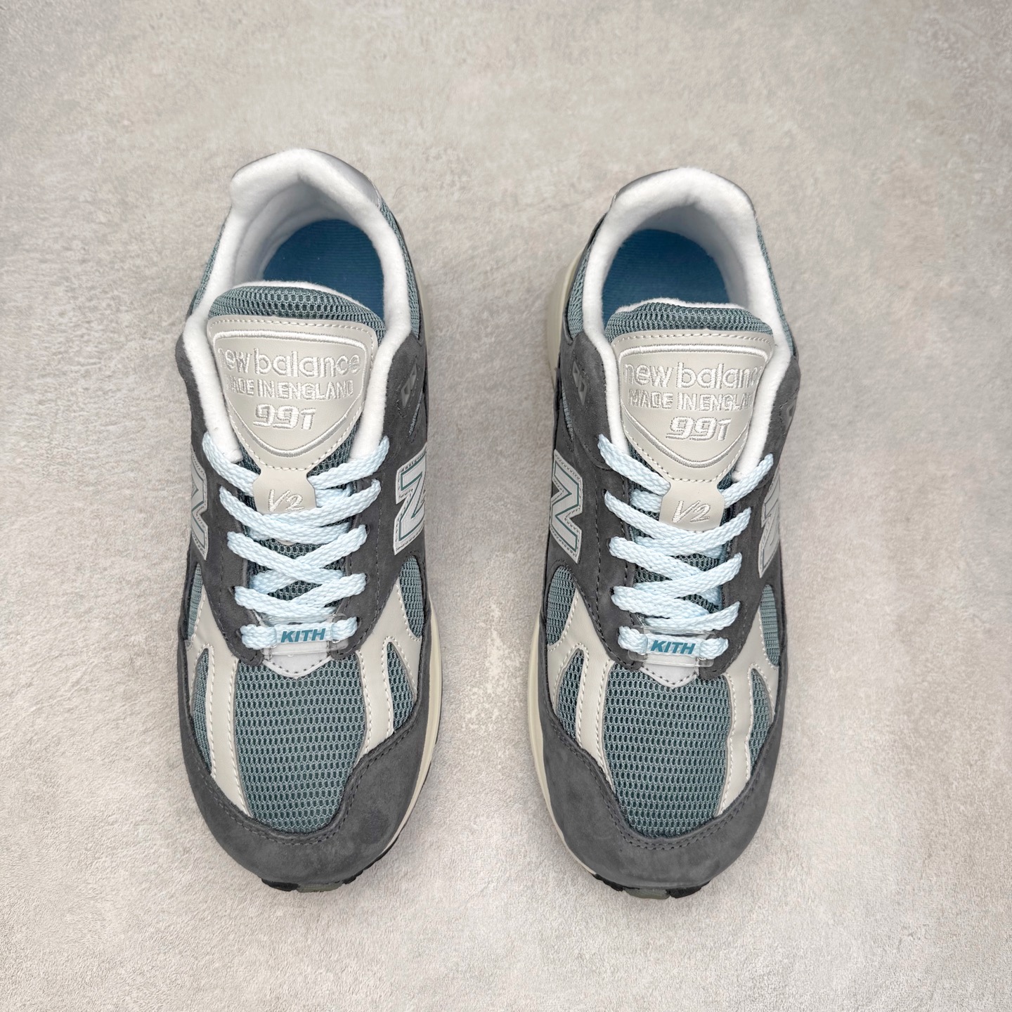 图片[2]-＃K版纯原 New Balance 新百伦NB991总统复古慢跑鞋 鞋身以网眼鞋面结合同色系优质麂皮革构成，鞋舌处点缀 New Balance Made In USA 同色系刺绣标识，彰显鞋款身份。鞋侧点缀银色 \\\”991\\\” 字样，丰富鞋身设计的同时，构建时尚外观。鞋款搭载 ABZORB 缓震系统，通过缓冲和抗压性的结合来吸收冲击力，舒适功能升级。同时搭配泛黄做旧中底，打造丰富层次感，缔造出色复古韵味。尺码：36 37 37.5 38 38.5 39 40 40.5 41.5 42 42.5 43 44 44.5 45-选品中心