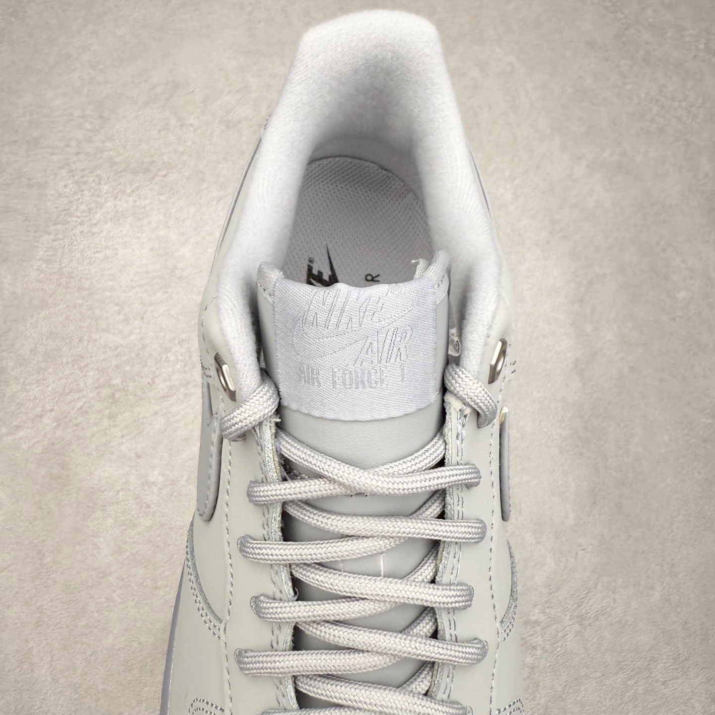 图片[5]-NK Air Force 1´07 Low 空军一号低帮百搭休闲运动板鞋 CJ9179-002 柔软、弹性十足的缓震性能和出色的中底设计 横跨复古与现代的外型结合 造就出风靡全球 三十多年的Force 1 直到今天还深受青睐 实拍调校N版已经零色差零失真 百分百还原实物色彩所见即所得 不存在货不对板色差等低级问题 选购参考实物拍摄 不混卖不参货 只用心做好货严格选品 承诺混一赔十 尺码：36 36.5 37.5 38 38.5 39 40 40.5 41 42 42.5 43 44 44.5 45-选品中心