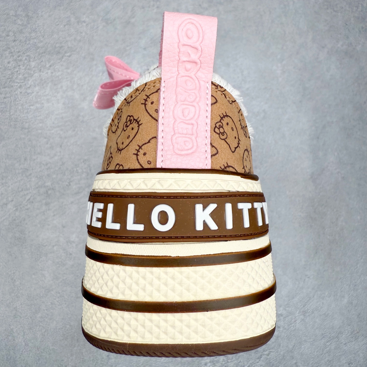 图片[8]-Sanrio/三丽鸥 x OLD ORDER 联名限定 凯蒂粉蓝 6.5CM 厚底增高帆布鞋 马卡龙 鞋身满印的Hello Kitty凯蒂猫图案真的好可爱💗 粉蓝色系的毛边设计满满小香风氛围感 脚感蛮舒适的不磨脚，搭配清新干净 小个子也能拥有大长腿 出街穿这双回头率拉满了🥰 氛围感就够了 日常穿搭也很出彩啦 货号：O2320805 尺码：35 36 37 38 39 40-选品中心