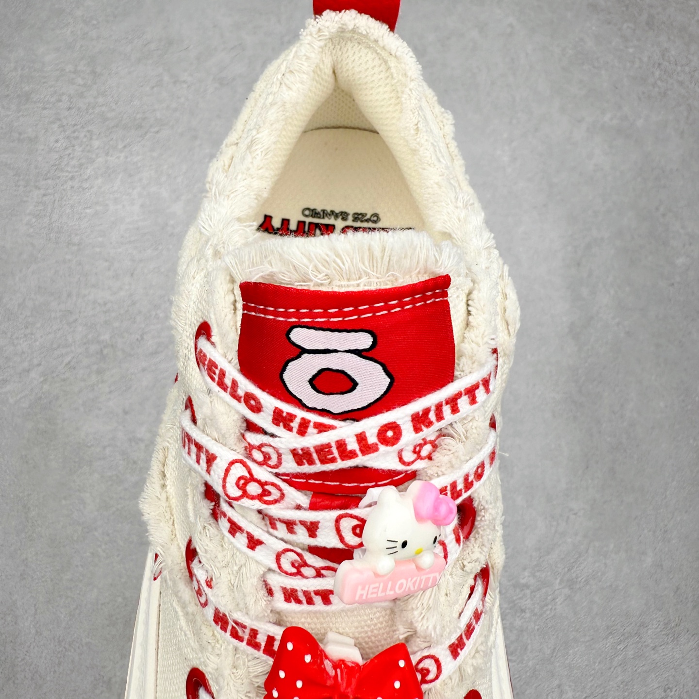 图片[5]-Sanrio/三丽鸥 x OLD ORDER 联名限定 凯蒂粉蓝 6.5CM 厚底增高帆布鞋 马卡龙 鞋身满印的Hello Kitty凯蒂猫图案真的好可爱💗 粉蓝色系的毛边设计满满小香风氛围感 脚感蛮舒适的不磨脚，搭配清新干净 小个子也能拥有大长腿 出街穿这双回头率拉满了🥰 氛围感就够了 日常穿搭也很出彩啦 货号：O2320805 尺码：35 36 37 38 39 40-选品中心