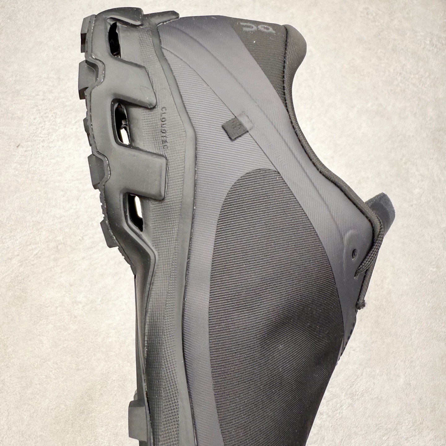 图片[6]-POST ARCHIVE FACTION (PAF) x On昂跑 Cloudventure Peak 联名简约舒适减震低帮休闲跑步鞋 此运动品牌 开创于2010年 缓震着陆、强效回弹、轻柔质感的设计构思始终是ON研制关键 与此同时基于“为全球提供革新性的跑步感受”信念 陆续推出了多款跑鞋及其以专业运动人体跑步工程学为设计关键的功能性跑步服饰设备 让跑者不费力气地畅快畅跑 尺码：40 40.5 41 42 42.5 43 44 44.5 45 46-选品中心