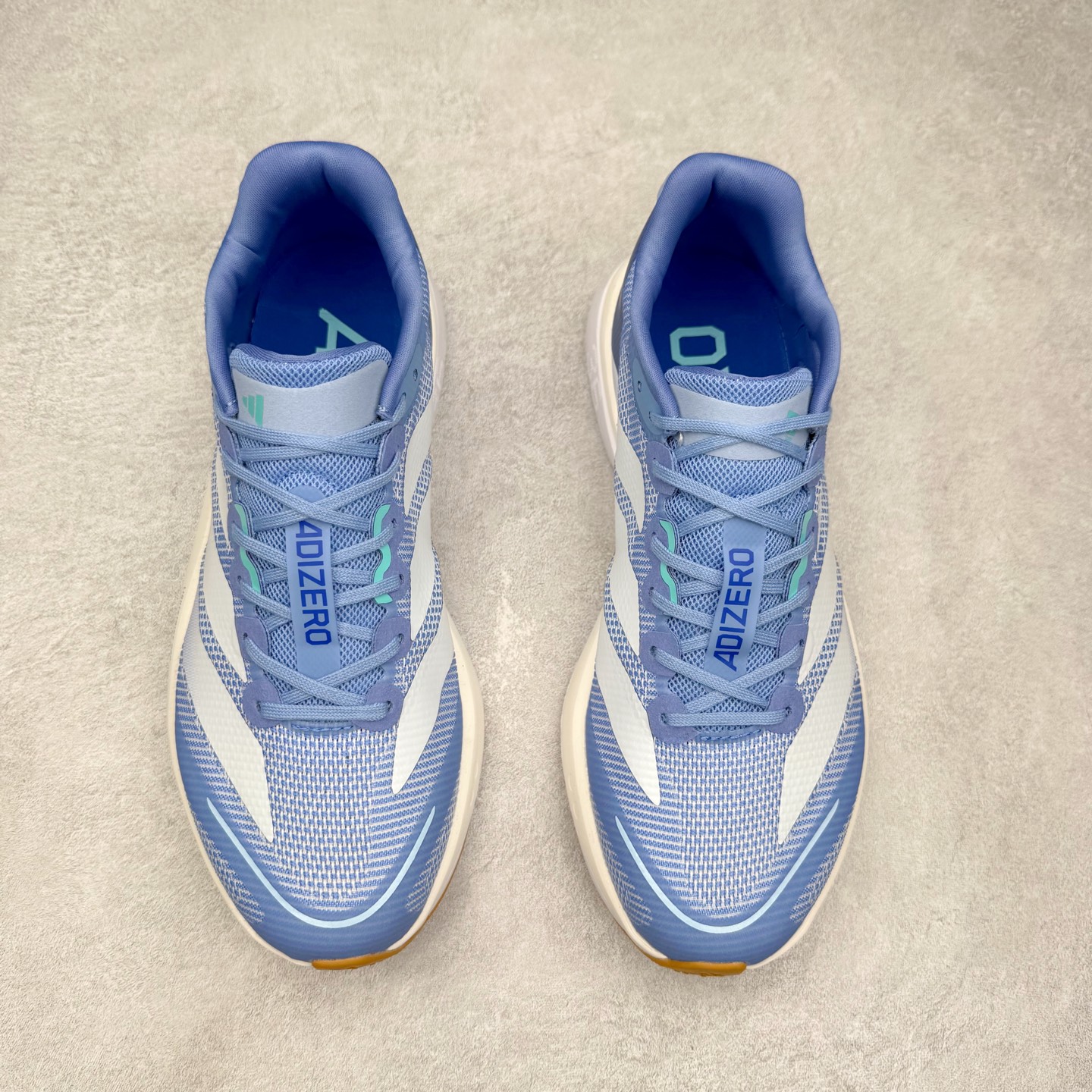 图片[2]-AD Adizero Boston 13 夏季透气网眼竞速跑鞋 JS4956 融合Lightstrike和Lightstrike Pro技术 采用乙烯/乙酸乙烯酯(EVA)材质 打造舒适中底 含ENERGYROD能量碳柱 旨在为步伐添活力 尺码：36 36.5 37 38 38.5 39 40 40.5 41 42 42.5 43 44 44.5 45-选品中心