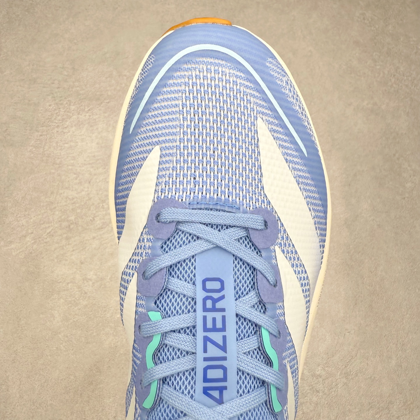 图片[4]-AD Adizero Boston 13 夏季透气网眼竞速跑鞋 JS4956 融合Lightstrike和Lightstrike Pro技术 采用乙烯/乙酸乙烯酯(EVA)材质 打造舒适中底 含ENERGYROD能量碳柱 旨在为步伐添活力 尺码：36 36.5 37 38 38.5 39 40 40.5 41 42 42.5 43 44 44.5 45-选品中心