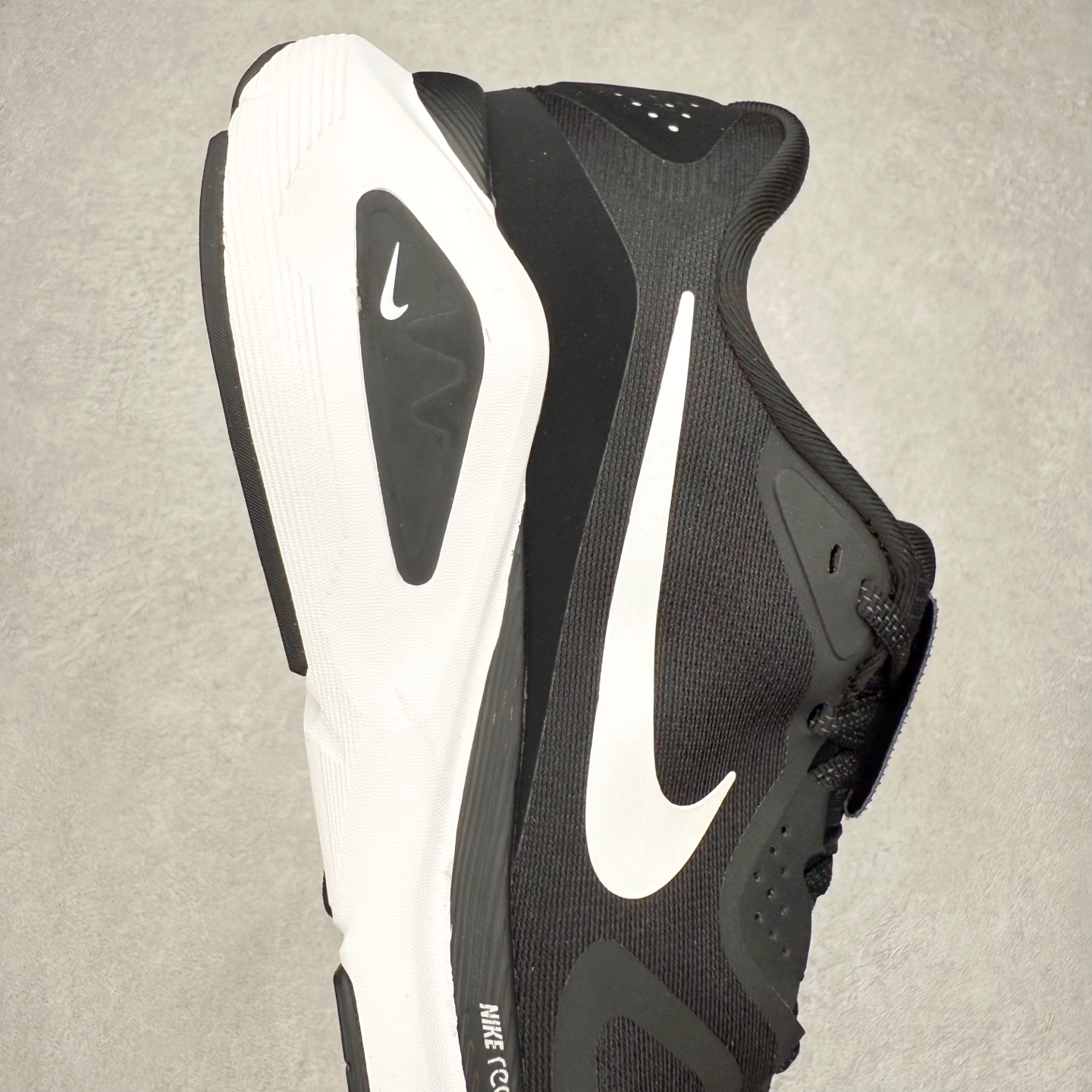 图片[6]-NK Zoom Structure 26 Light Armory 舒适百搭防滑耐磨 低帮 休闲跑步鞋 男女同款 实拍调校N版已经零色差零失真 百分百还原实物色彩所见即所得 不存在货不对板色差等低级问题 选购参考实物拍摄 不混卖不参货 只用心做好货严格选品 承诺混一赔十 尺码：36 36.5 37.5 38 38.5 39 40 40.5 41 42 42.5 43 44 44.5 45-选品中心