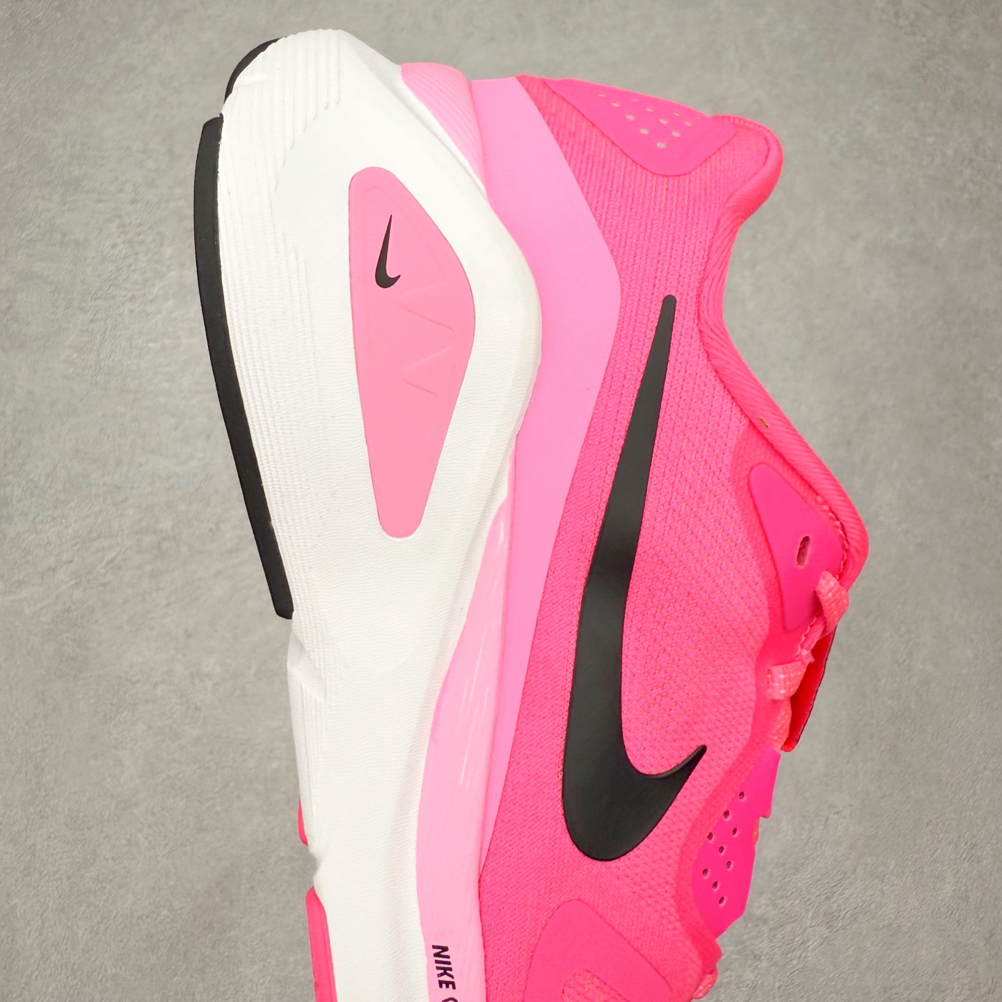 图片[6]-NK Zoom Structure 26 Light Armory 舒适百搭防滑耐磨 低帮 休闲跑步鞋 男女同款 实拍调校N版已经零色差零失真 百分百还原实物色彩所见即所得 不存在货不对板色差等低级问题 选购参考实物拍摄 不混卖不参货 只用心做好货严格选品 承诺混一赔十 尺码：36 36.5 37.5 38 38.5 39 40 40.5 41 42 42.5 43 44 44.5 45-选品中心