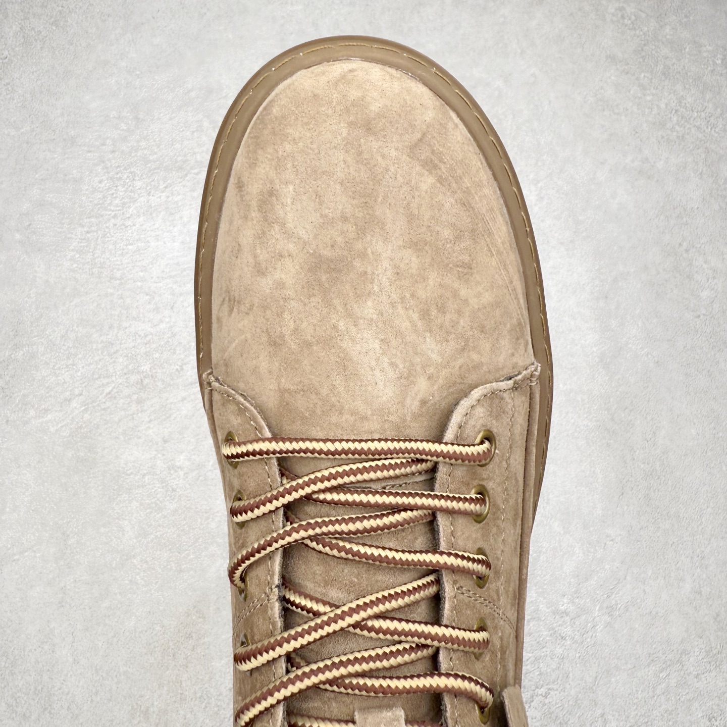 图片[4]-Timberland添柏岚/天伯伦户外中帮休闲马丁靴系列 广东大厂品质 原盒原包装 面料采用意大利🇮🇹顶级磨砂细纹牛皮 搭配防臭防腐真皮乳胶鞋垫 给您完美的穿着体验 质量考究耐穿 型男必备 专治不帅 高品质脚感一流 尺码：39 40 41 42 43 44（皮鞋码）-选品中心