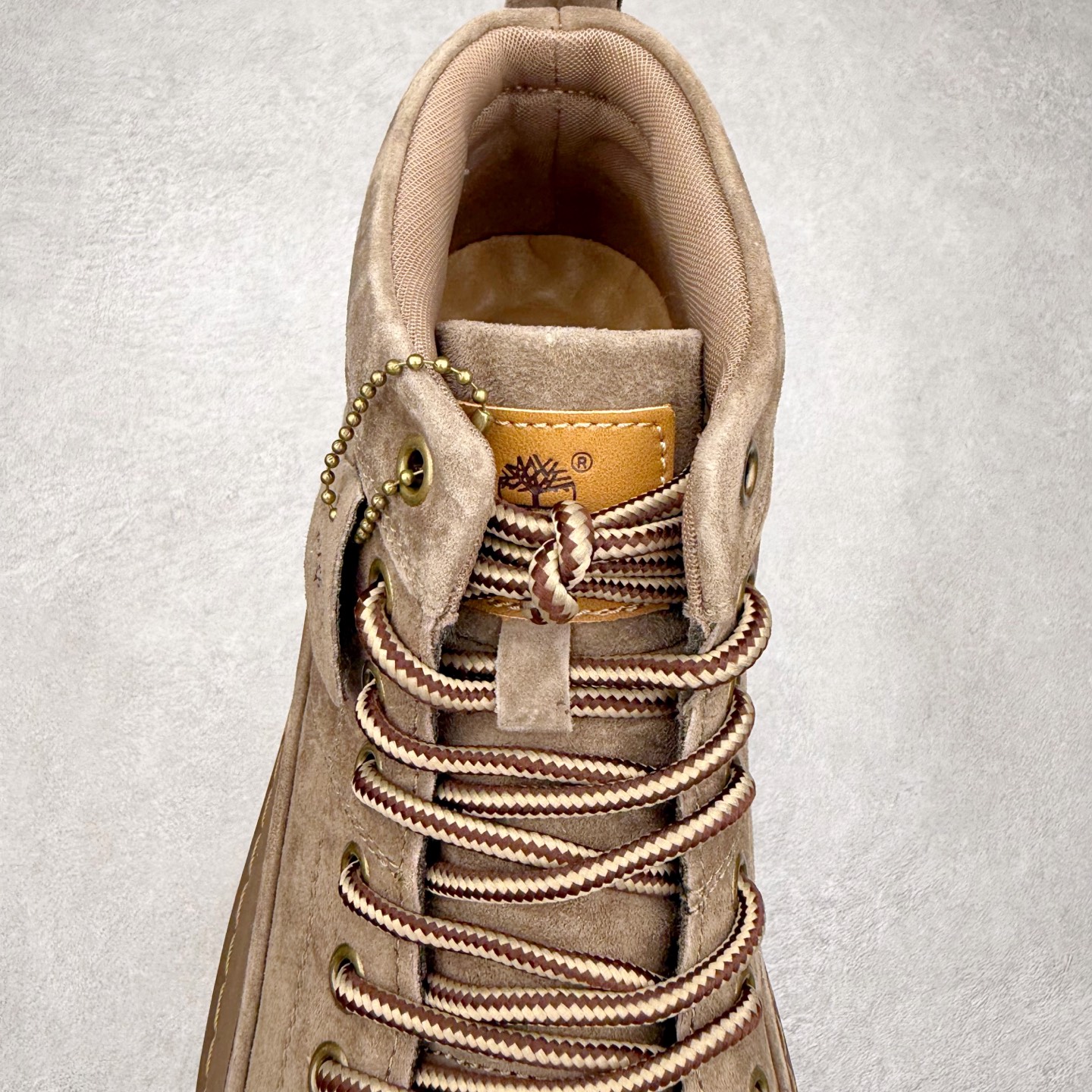 图片[5]-Timberland添柏岚/天伯伦户外中帮休闲马丁靴系列 广东大厂品质 原盒原包装 面料采用意大利🇮🇹顶级磨砂细纹牛皮 搭配防臭防腐真皮乳胶鞋垫 给您完美的穿着体验 质量考究耐穿 型男必备 专治不帅 高品质脚感一流 尺码：39 40 41 42 43 44（皮鞋码）-选品中心