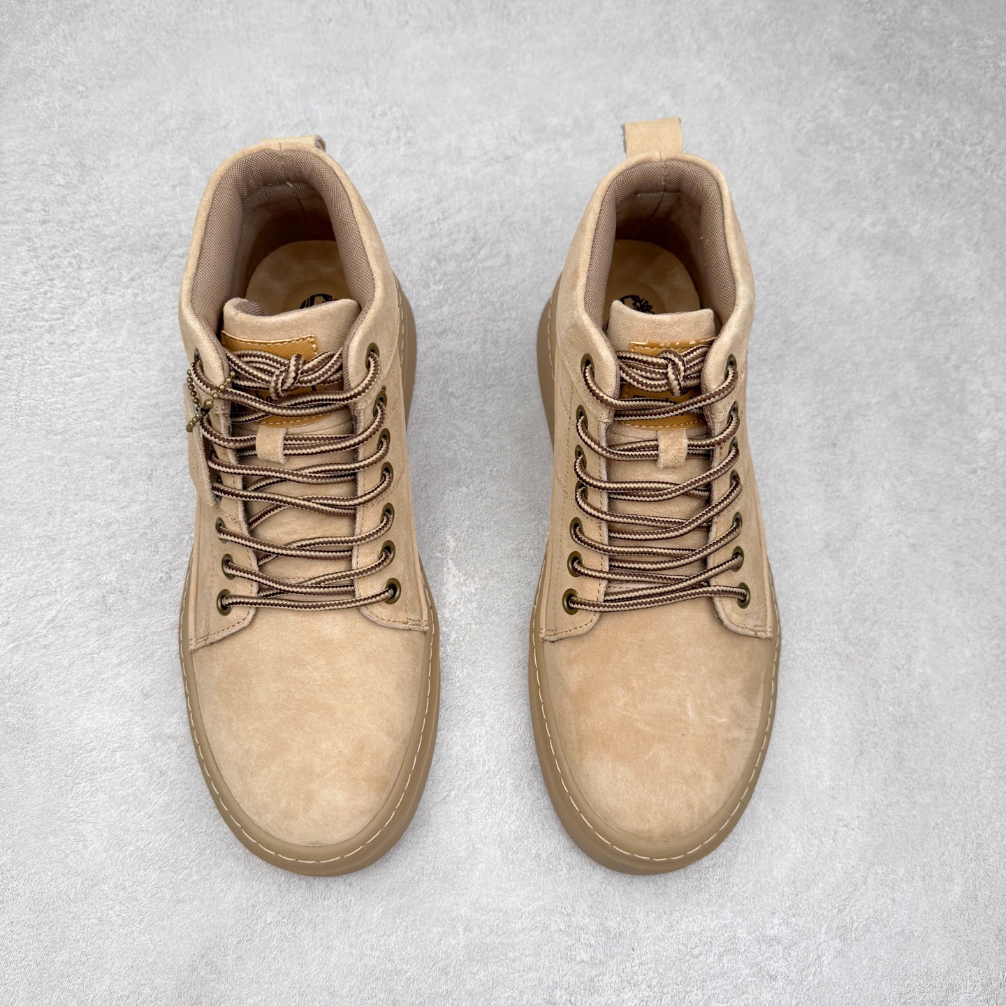 图片[2]-Timberland添柏岚/天伯伦户外中帮休闲马丁靴系列 广东大厂品质 原盒原包装 面料采用意大利🇮🇹顶级磨砂细纹牛皮 搭配防臭防腐真皮乳胶鞋垫 给您完美的穿着体验 质量考究耐穿 型男必备 专治不帅 高品质脚感一流 尺码：39 40 41 42 43 44（皮鞋码）-选品中心