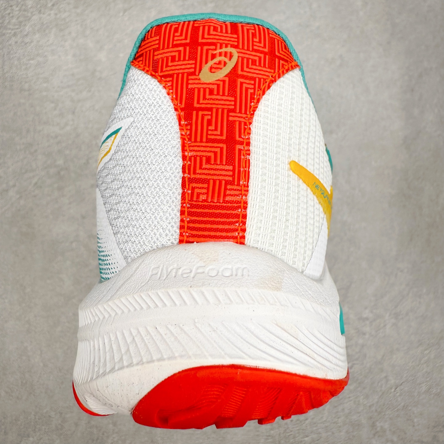 图片[8]-Asics NETBURNER BALLISTIC FF 4 亚瑟士舒适时尚潮流简约减震低帮训练鞋 DYNAWRAP 技术可提升稳定性 FLYTEFOAM 科技打造轻量缓冲组件 FLYTEFOAM Propel 技术鞋垫可提升吸震与回弹效果 TWISSTRUS 技术可提升速度与变向奔跑动作ASICSGRIP 科技可提升在球场上的抓地力 后足 GEL 缓冲科技可提供出色的避震效果AHAR 橡胶可提升耐用性 尺码：35 36 36.5 37 38 38.5 39 40 40.5 41 42 42.5 43 44 45-选品中心