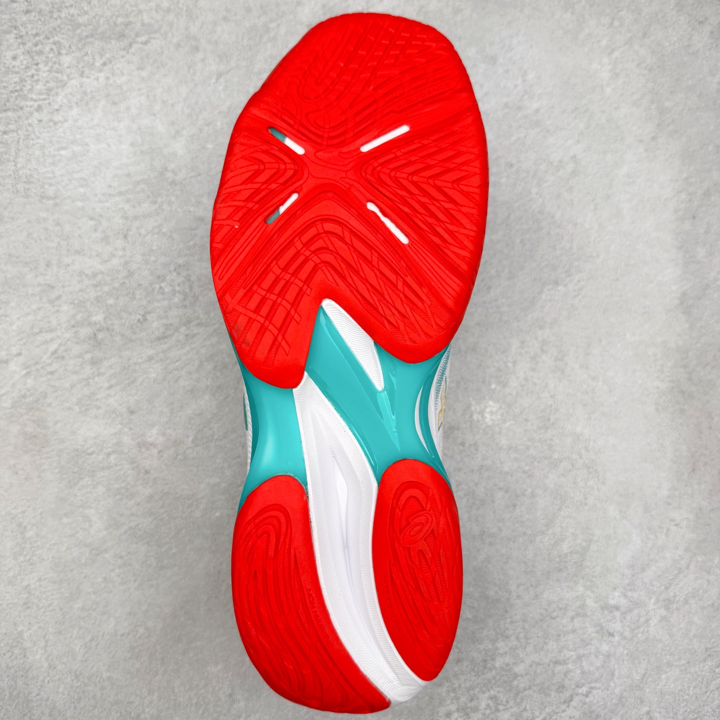 图片[9]-Asics NETBURNER BALLISTIC FF 4 亚瑟士舒适时尚潮流简约减震低帮训练鞋 DYNAWRAP 技术可提升稳定性 FLYTEFOAM 科技打造轻量缓冲组件 FLYTEFOAM Propel 技术鞋垫可提升吸震与回弹效果 TWISSTRUS 技术可提升速度与变向奔跑动作ASICSGRIP 科技可提升在球场上的抓地力 后足 GEL 缓冲科技可提供出色的避震效果AHAR 橡胶可提升耐用性 尺码：35 36 36.5 37 38 38.5 39 40 40.5 41 42 42.5 43 44 45-选品中心