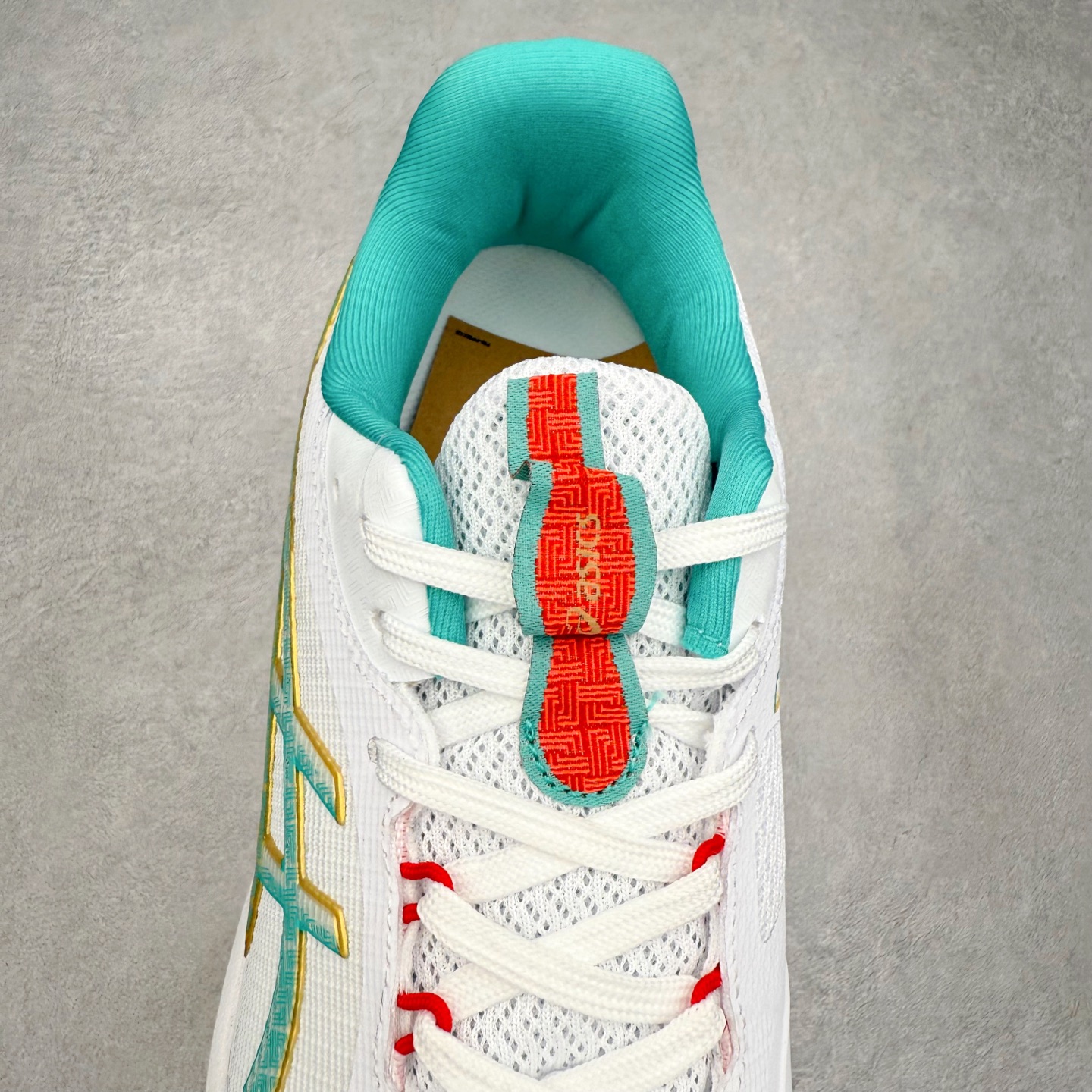 图片[5]-Asics NETBURNER BALLISTIC FF 4 亚瑟士舒适时尚潮流简约减震低帮训练鞋 DYNAWRAP 技术可提升稳定性 FLYTEFOAM 科技打造轻量缓冲组件 FLYTEFOAM Propel 技术鞋垫可提升吸震与回弹效果 TWISSTRUS 技术可提升速度与变向奔跑动作ASICSGRIP 科技可提升在球场上的抓地力 后足 GEL 缓冲科技可提供出色的避震效果AHAR 橡胶可提升耐用性 尺码：35 36 36.5 37 38 38.5 39 40 40.5 41 42 42.5 43 44 45-选品中心