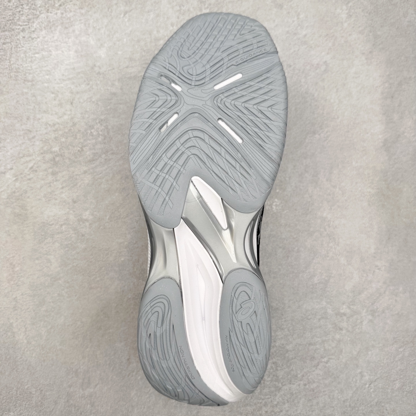 图片[9]-Asics NETBURNER BALLISTIC FF 4 亚瑟士舒适时尚潮流简约减震低帮训练鞋 DYNAWRAP 技术可提升稳定性 FLYTEFOAM 科技打造轻量缓冲组件 FLYTEFOAM Propel 技术鞋垫可提升吸震与回弹效果 TWISSTRUS 技术可提升速度与变向奔跑动作ASICSGRIP 科技可提升在球场上的抓地力 后足 GEL 缓冲科技可提供出色的避震效果AHAR 橡胶可提升耐用性 尺码：35 36 36.5 37 38 38.5 39 40 40.5 41 42 42.5 43 44 45-选品中心