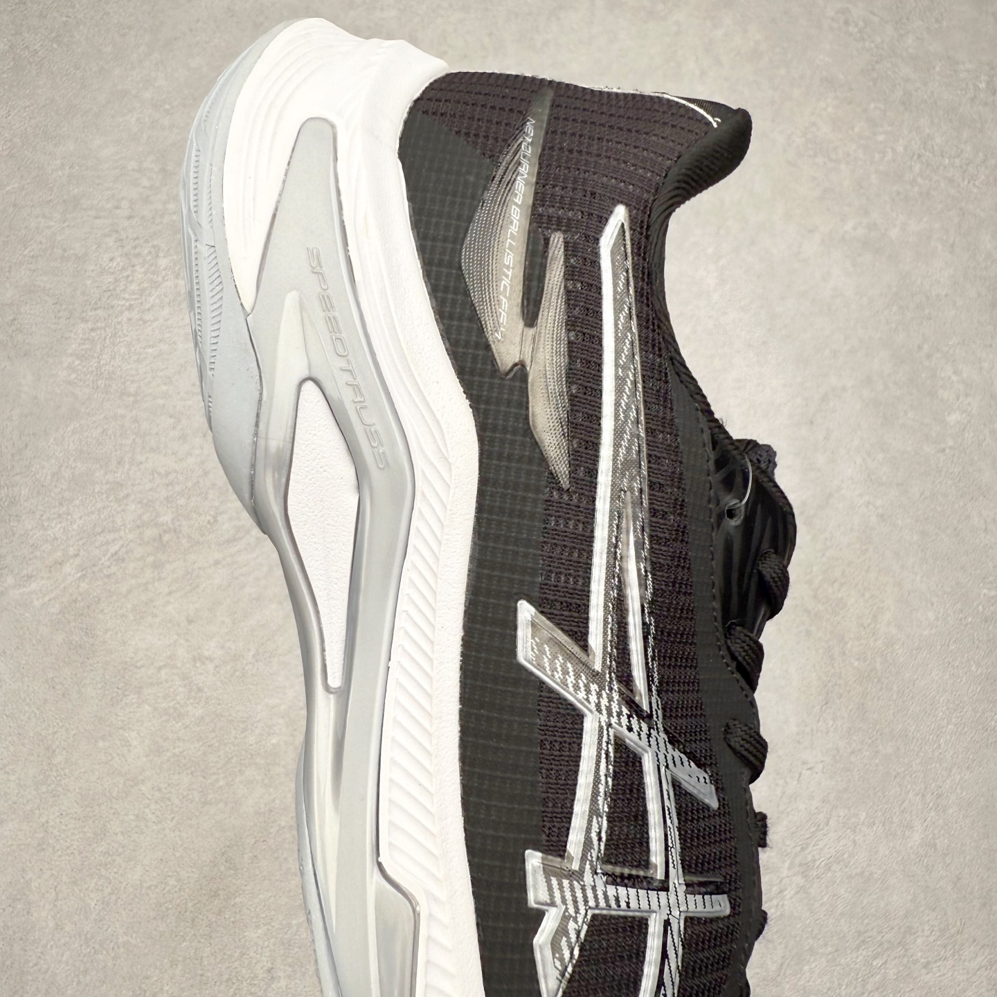 图片[6]-Asics NETBURNER BALLISTIC FF 4 亚瑟士舒适时尚潮流简约减震低帮训练鞋 DYNAWRAP 技术可提升稳定性 FLYTEFOAM 科技打造轻量缓冲组件 FLYTEFOAM Propel 技术鞋垫可提升吸震与回弹效果 TWISSTRUS 技术可提升速度与变向奔跑动作ASICSGRIP 科技可提升在球场上的抓地力 后足 GEL 缓冲科技可提供出色的避震效果AHAR 橡胶可提升耐用性 尺码：35 36 36.5 37 38 38.5 39 40 40.5 41 42 42.5 43 44 45-选品中心