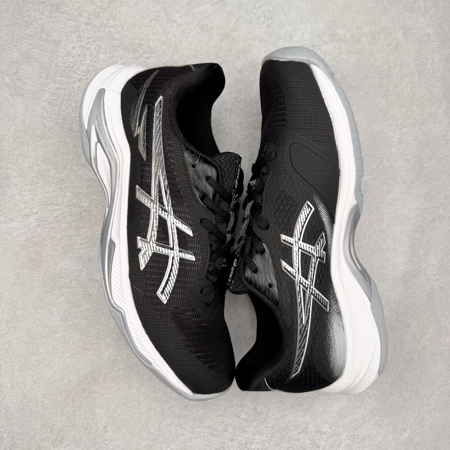 图片[3]-Asics NETBURNER BALLISTIC FF 4 亚瑟士舒适时尚潮流简约减震低帮训练鞋 DYNAWRAP 技术可提升稳定性 FLYTEFOAM 科技打造轻量缓冲组件 FLYTEFOAM Propel 技术鞋垫可提升吸震与回弹效果 TWISSTRUS 技术可提升速度与变向奔跑动作ASICSGRIP 科技可提升在球场上的抓地力 后足 GEL 缓冲科技可提供出色的避震效果AHAR 橡胶可提升耐用性 尺码：35 36 36.5 37 38 38.5 39 40 40.5 41 42 42.5 43 44 45-选品中心