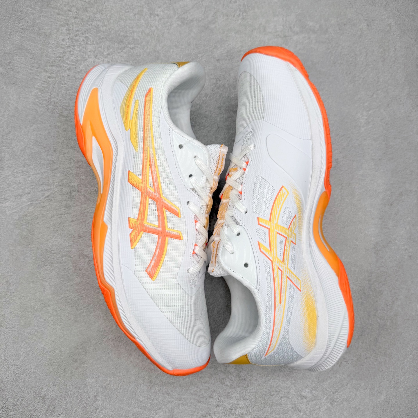 图片[3]-Asics NETBURNER BALLISTIC FF 4 亚瑟士舒适时尚潮流简约减震低帮训练鞋 DYNAWRAP 技术可提升稳定性 FLYTEFOAM 科技打造轻量缓冲组件 FLYTEFOAM Propel 技术鞋垫可提升吸震与回弹效果 TWISSTRUS 技术可提升速度与变向奔跑动作ASICSGRIP 科技可提升在球场上的抓地力 后足 GEL 缓冲科技可提供出色的避震效果AHAR 橡胶可提升耐用性 尺码：35 36 36.5 37 38 38.5 39 40 40.5 41 42 42.5 43 44 45-选品中心