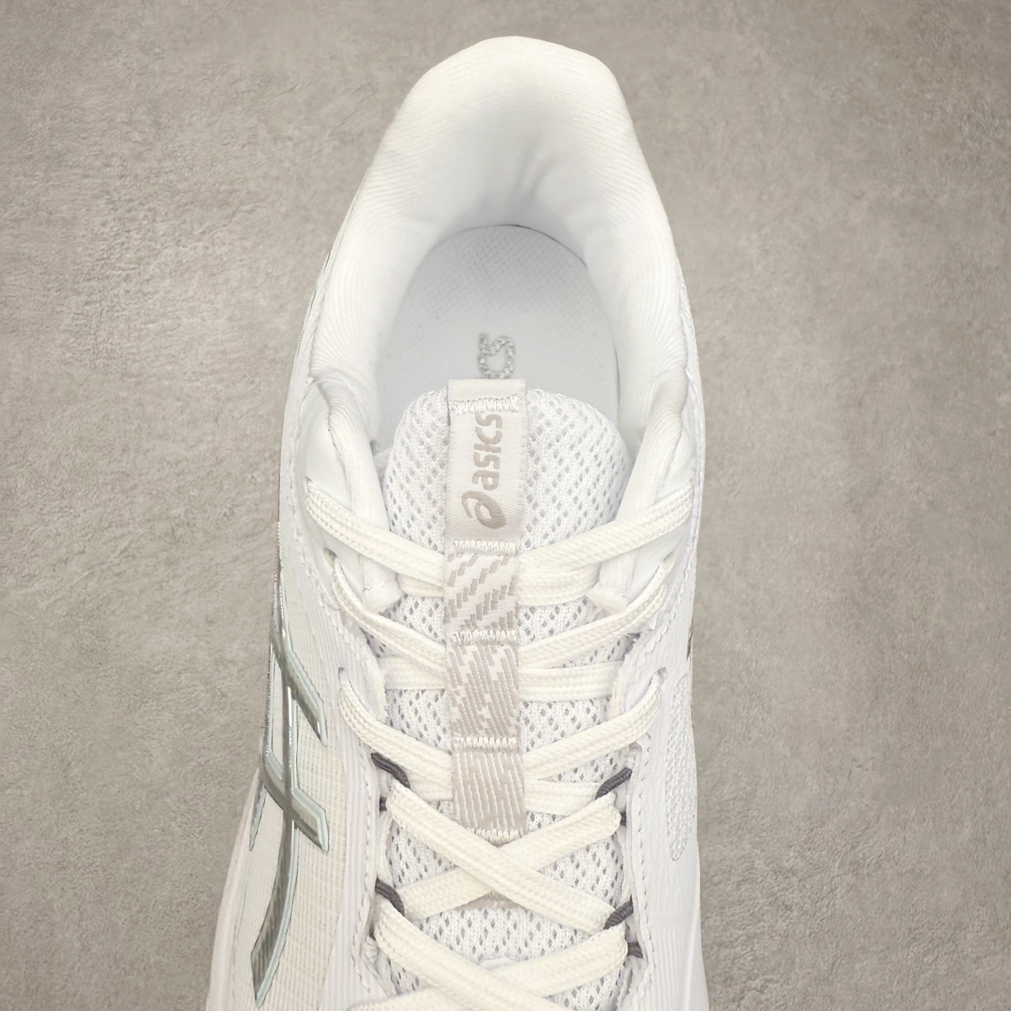 图片[5]-Asics NETBURNER BALLISTIC FF 4 亚瑟士舒适时尚潮流简约减震低帮训练鞋 DYNAWRAP 技术可提升稳定性 FLYTEFOAM 科技打造轻量缓冲组件 FLYTEFOAM Propel 技术鞋垫可提升吸震与回弹效果 TWISSTRUS 技术可提升速度与变向奔跑动作ASICSGRIP 科技可提升在球场上的抓地力 后足 GEL 缓冲科技可提供出色的避震效果AHAR 橡胶可提升耐用性 尺码：35 36 36.5 37 38 38.5 39 40 40.5 41 42 42.5 43 44 45-选品中心