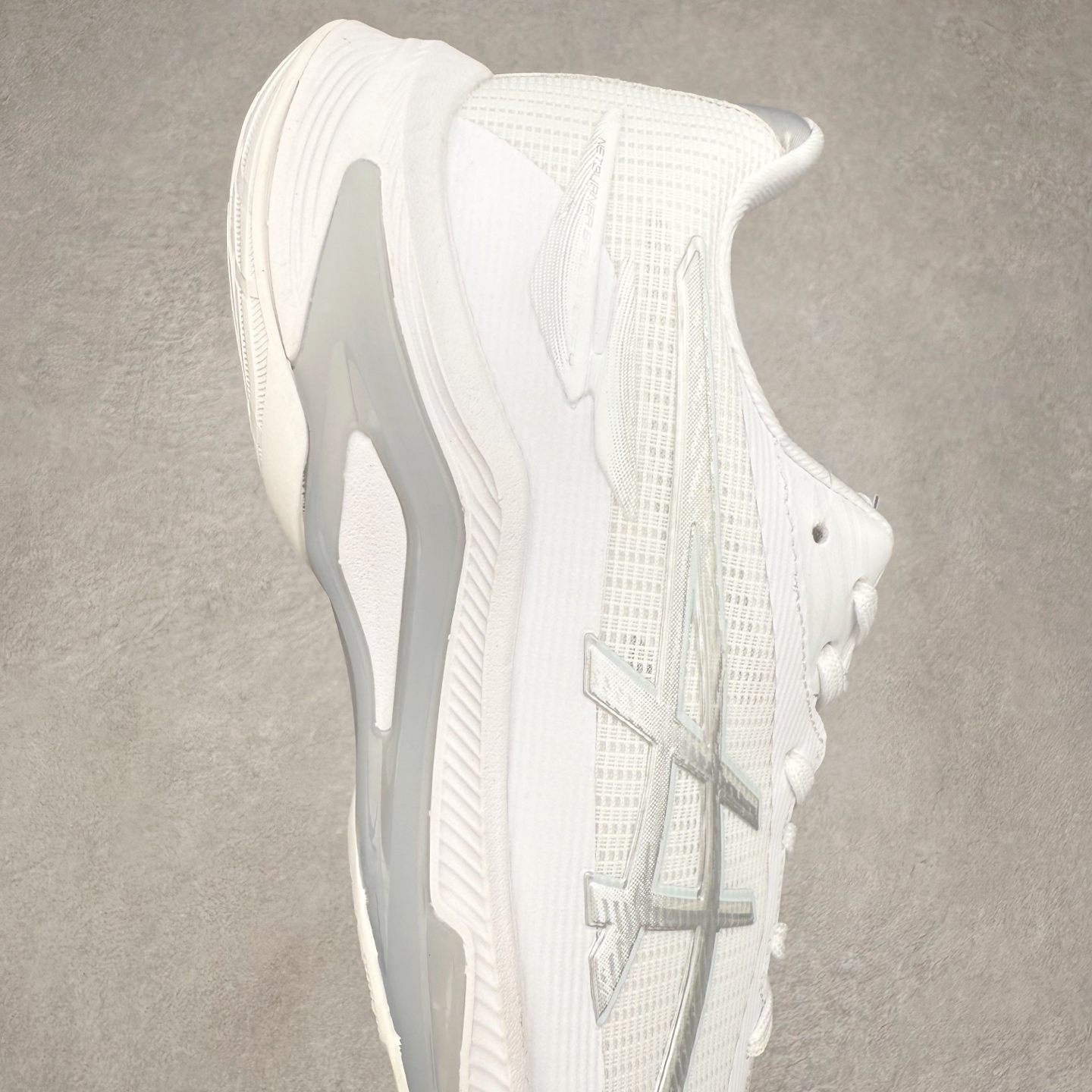 图片[6]-Asics NETBURNER BALLISTIC FF 4 亚瑟士舒适时尚潮流简约减震低帮训练鞋 DYNAWRAP 技术可提升稳定性 FLYTEFOAM 科技打造轻量缓冲组件 FLYTEFOAM Propel 技术鞋垫可提升吸震与回弹效果 TWISSTRUS 技术可提升速度与变向奔跑动作ASICSGRIP 科技可提升在球场上的抓地力 后足 GEL 缓冲科技可提供出色的避震效果AHAR 橡胶可提升耐用性 尺码：35 36 36.5 37 38 38.5 39 40 40.5 41 42 42.5 43 44 45-选品中心