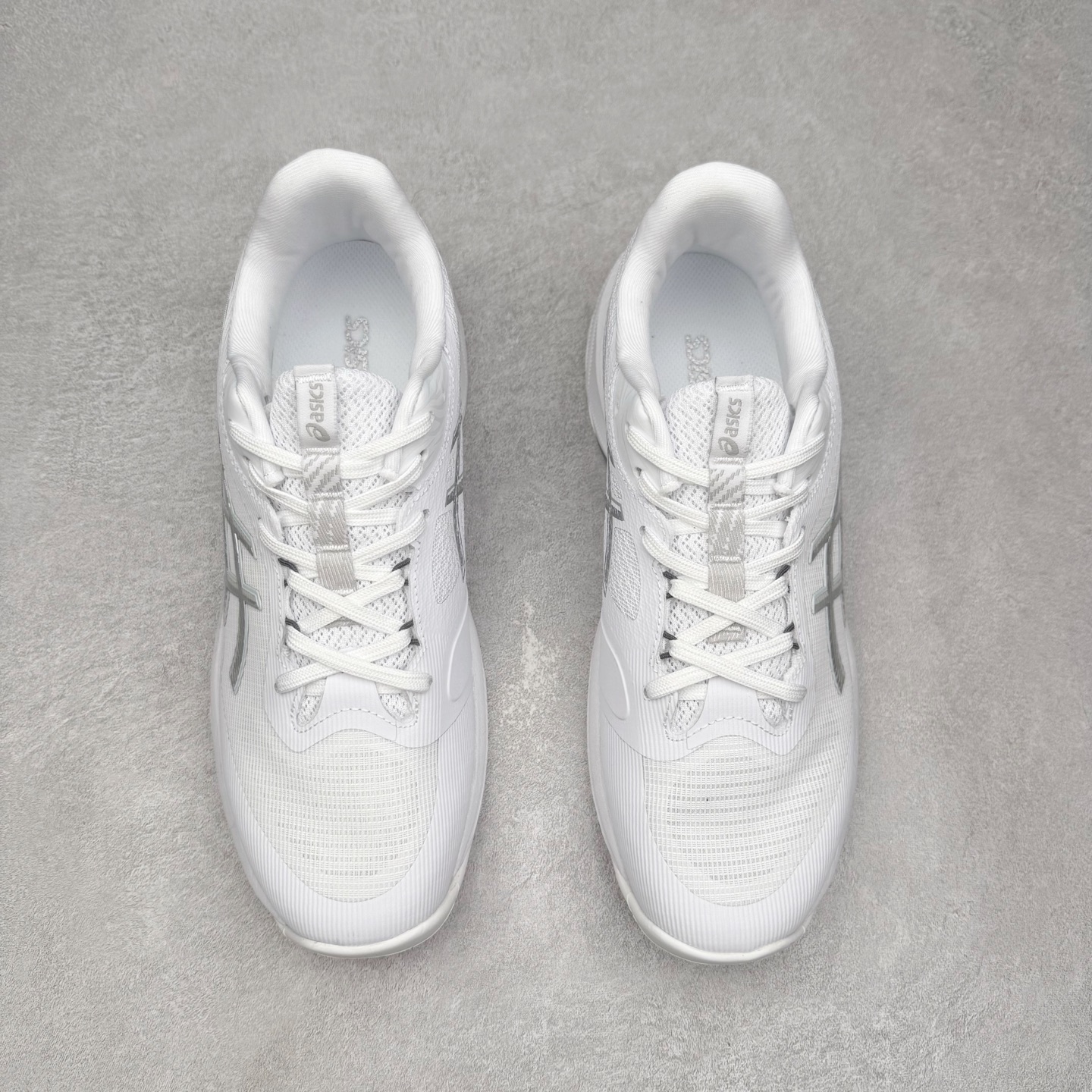 图片[2]-Asics NETBURNER BALLISTIC FF 4 亚瑟士舒适时尚潮流简约减震低帮训练鞋 DYNAWRAP 技术可提升稳定性 FLYTEFOAM 科技打造轻量缓冲组件 FLYTEFOAM Propel 技术鞋垫可提升吸震与回弹效果 TWISSTRUS 技术可提升速度与变向奔跑动作ASICSGRIP 科技可提升在球场上的抓地力 后足 GEL 缓冲科技可提供出色的避震效果AHAR 橡胶可提升耐用性 尺码：35 36 36.5 37 38 38.5 39 40 40.5 41 42 42.5 43 44 45-选品中心