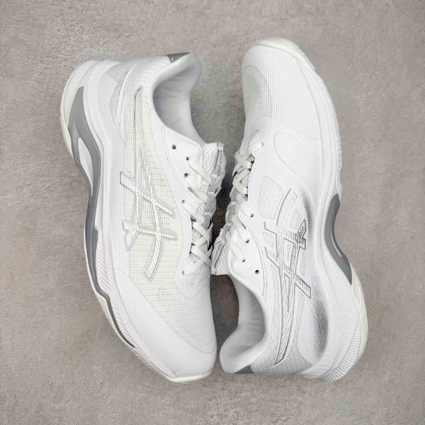 图片[3]-Asics NETBURNER BALLISTIC FF 4 亚瑟士舒适时尚潮流简约减震低帮训练鞋 DYNAWRAP 技术可提升稳定性 FLYTEFOAM 科技打造轻量缓冲组件 FLYTEFOAM Propel 技术鞋垫可提升吸震与回弹效果 TWISSTRUS 技术可提升速度与变向奔跑动作ASICSGRIP 科技可提升在球场上的抓地力 后足 GEL 缓冲科技可提供出色的避震效果AHAR 橡胶可提升耐用性 尺码：35 36 36.5 37 38 38.5 39 40 40.5 41 42 42.5 43 44 45-选品中心