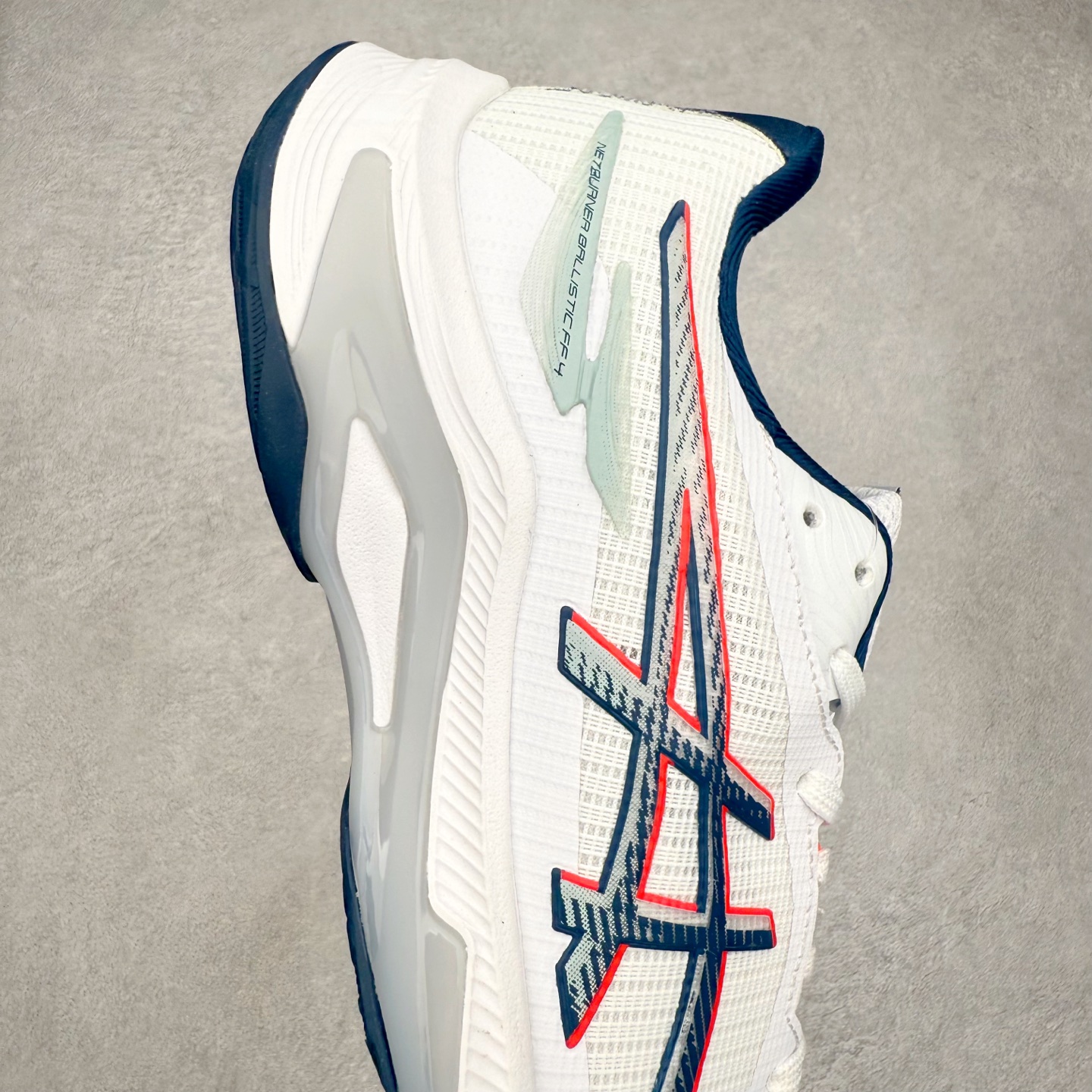 图片[6]-Asics NETBURNER BALLISTIC FF 4 亚瑟士舒适时尚潮流简约减震低帮训练鞋 DYNAWRAP 技术可提升稳定性 FLYTEFOAM 科技打造轻量缓冲组件 FLYTEFOAM Propel 技术鞋垫可提升吸震与回弹效果 TWISSTRUS 技术可提升速度与变向奔跑动作ASICSGRIP 科技可提升在球场上的抓地力 后足 GEL 缓冲科技可提供出色的避震效果AHAR 橡胶可提升耐用性 尺码：35 36 36.5 37 38 38.5 39 40 40.5 41 42 42.5 43 44 45-选品中心