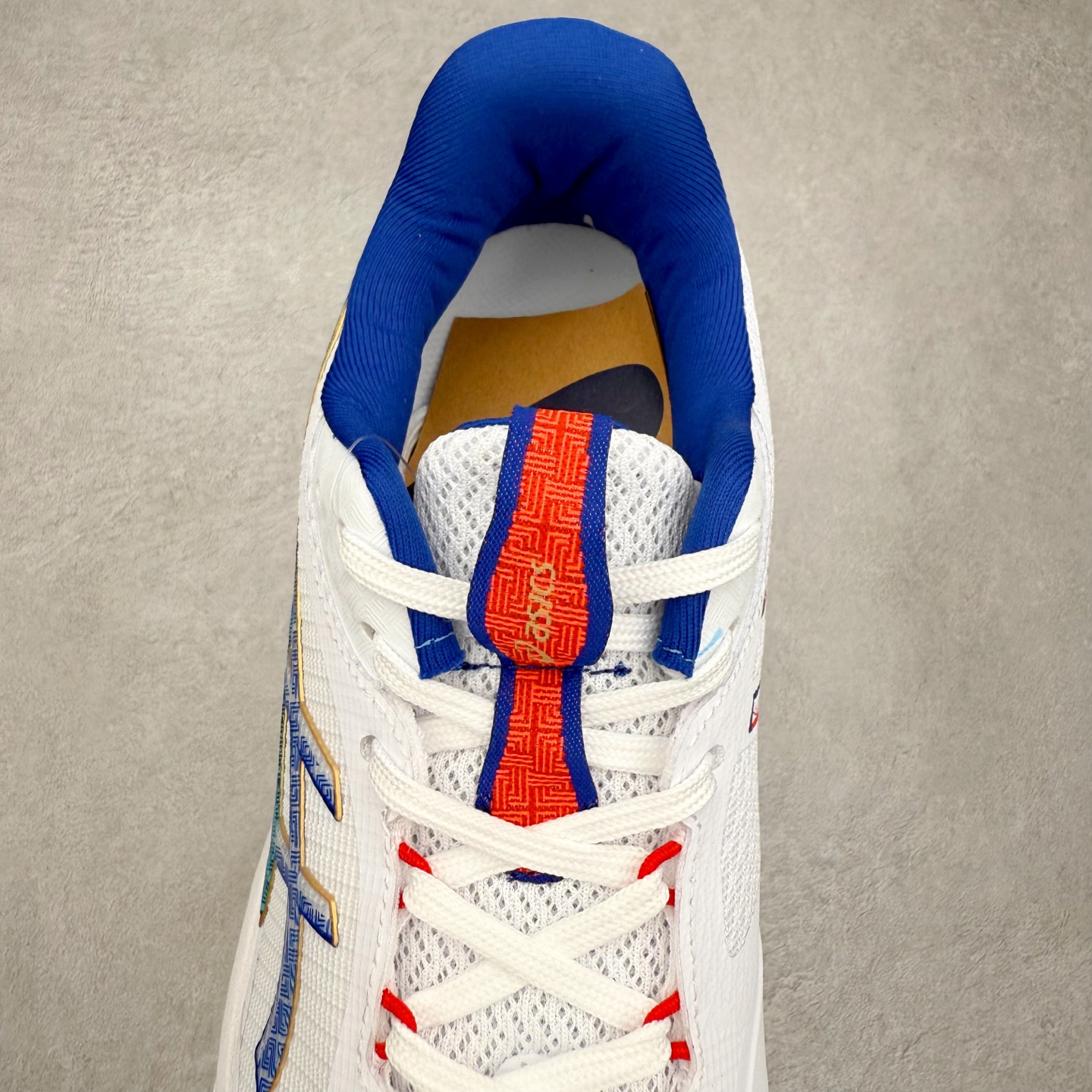 图片[5]-Asics NETBURNER BALLISTIC FF 4 亚瑟士舒适时尚潮流简约减震低帮训练鞋 DYNAWRAP 技术可提升稳定性 FLYTEFOAM 科技打造轻量缓冲组件 FLYTEFOAM Propel 技术鞋垫可提升吸震与回弹效果 TWISSTRUS 技术可提升速度与变向奔跑动作ASICSGRIP 科技可提升在球场上的抓地力 后足 GEL 缓冲科技可提供出色的避震效果AHAR 橡胶可提升耐用性 尺码：35 36 36.5 37 38 38.5 39 40 40.5 41 42 42.5 43 44 45-选品中心